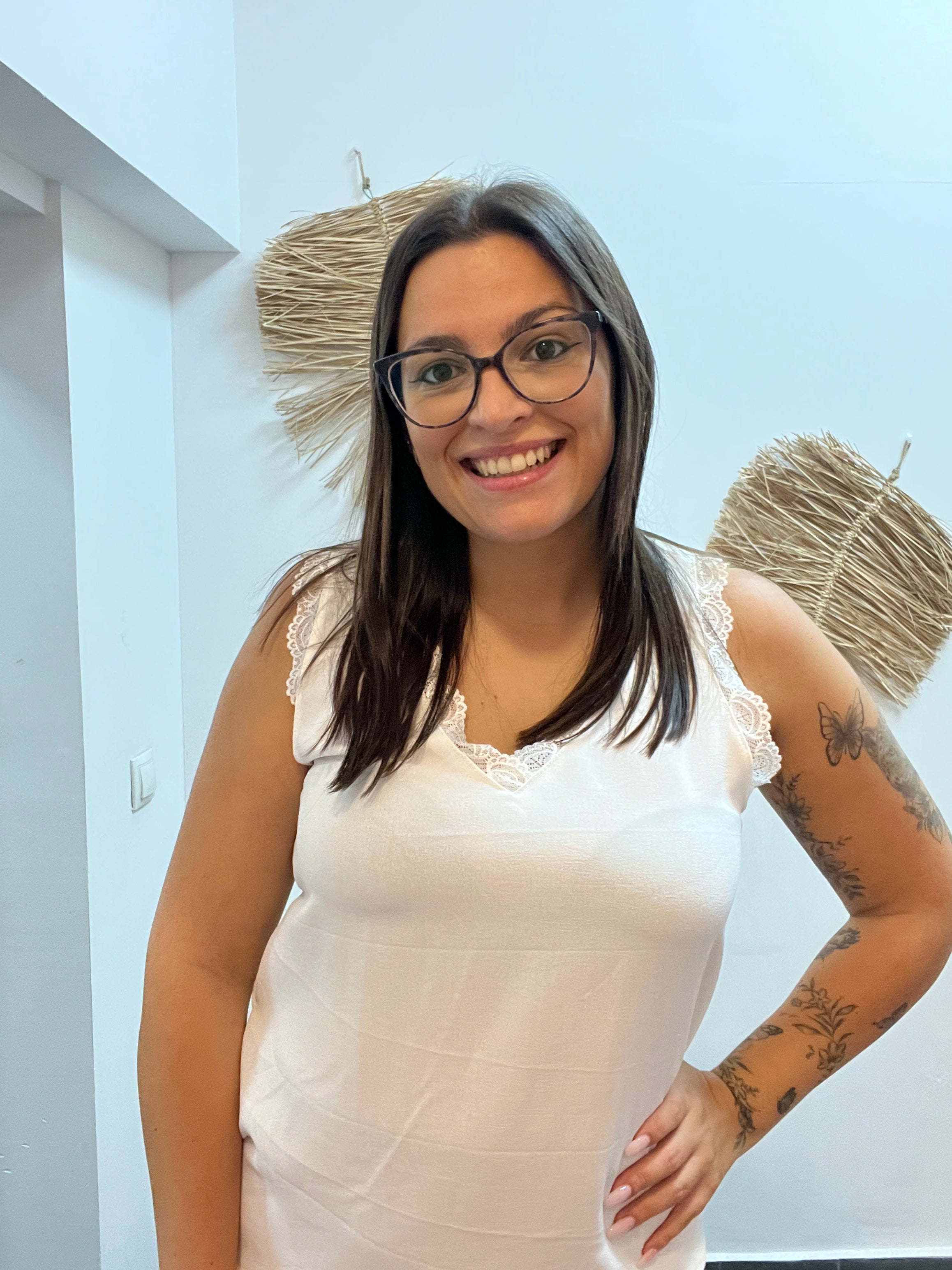 Blusa encaje tirante ancho