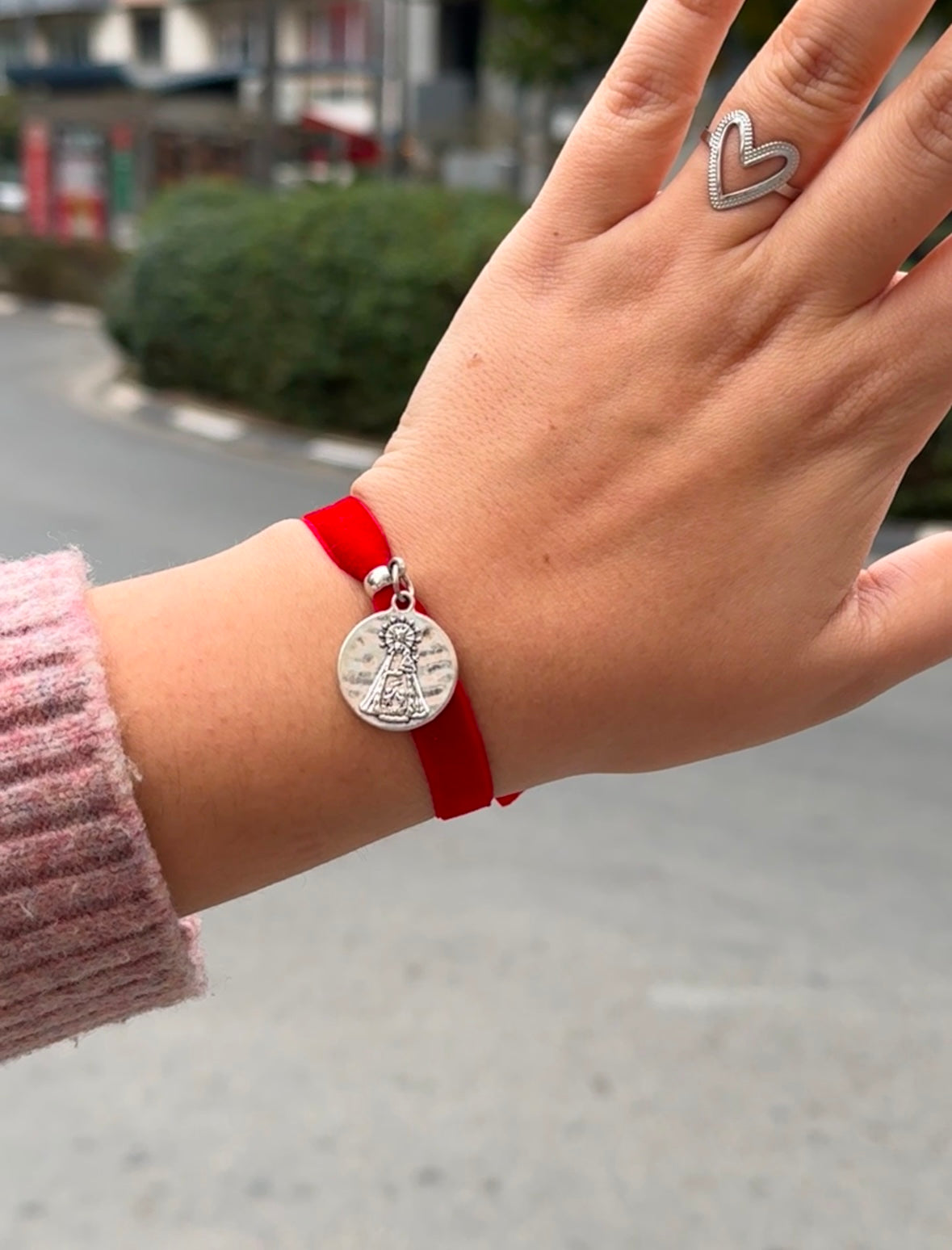 Pulsera virgen terciopelo