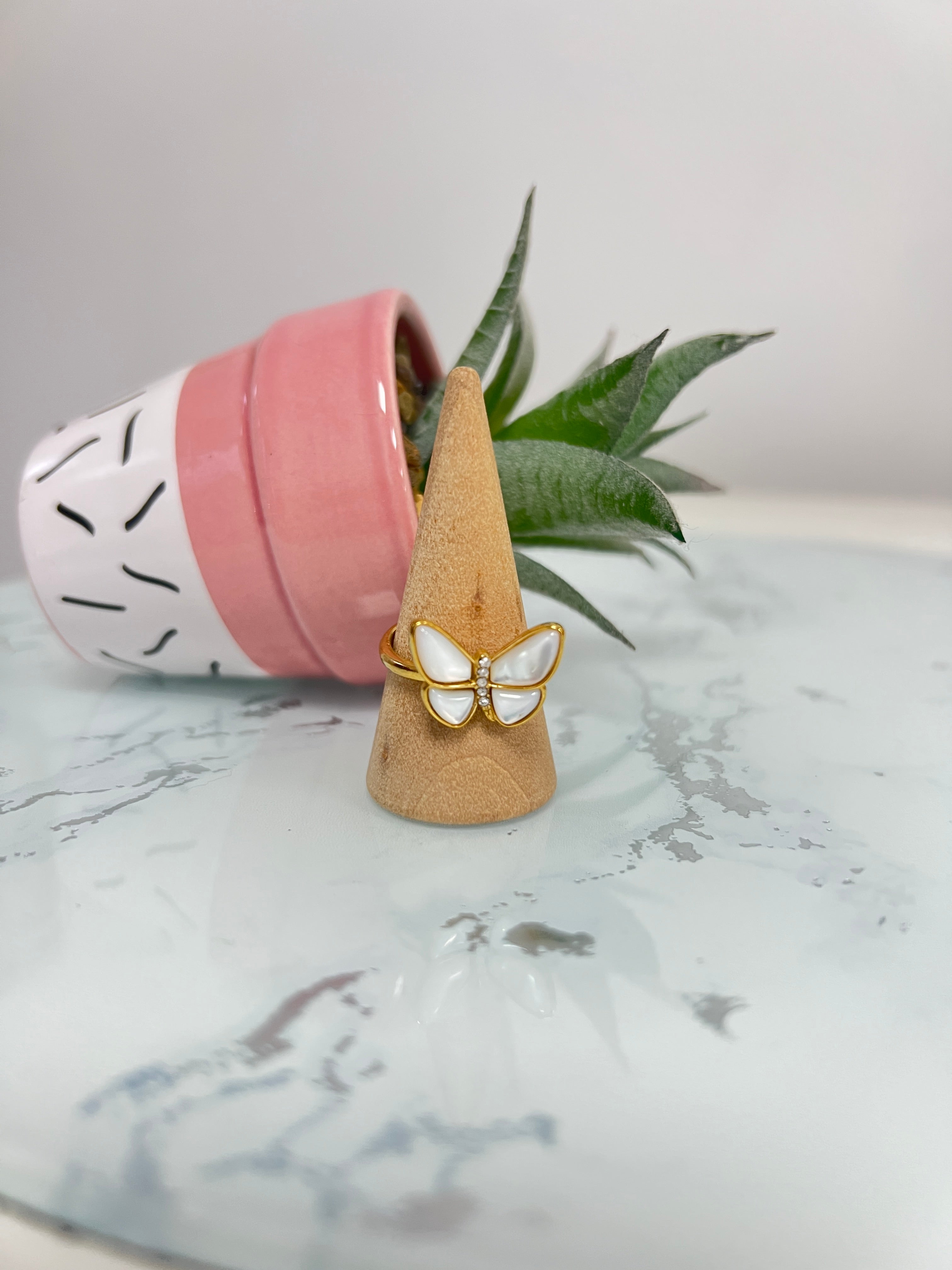 Anillo mariposa nácar
