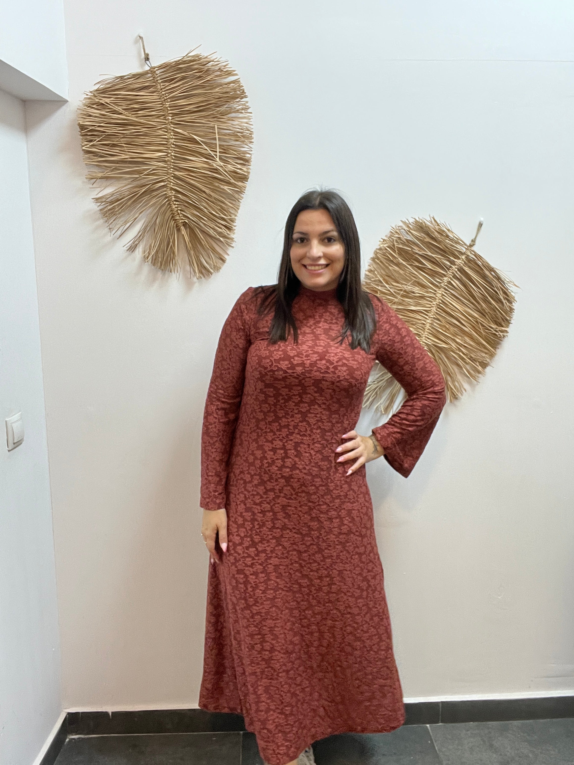 Vestido largo con encaje floral marrón CF