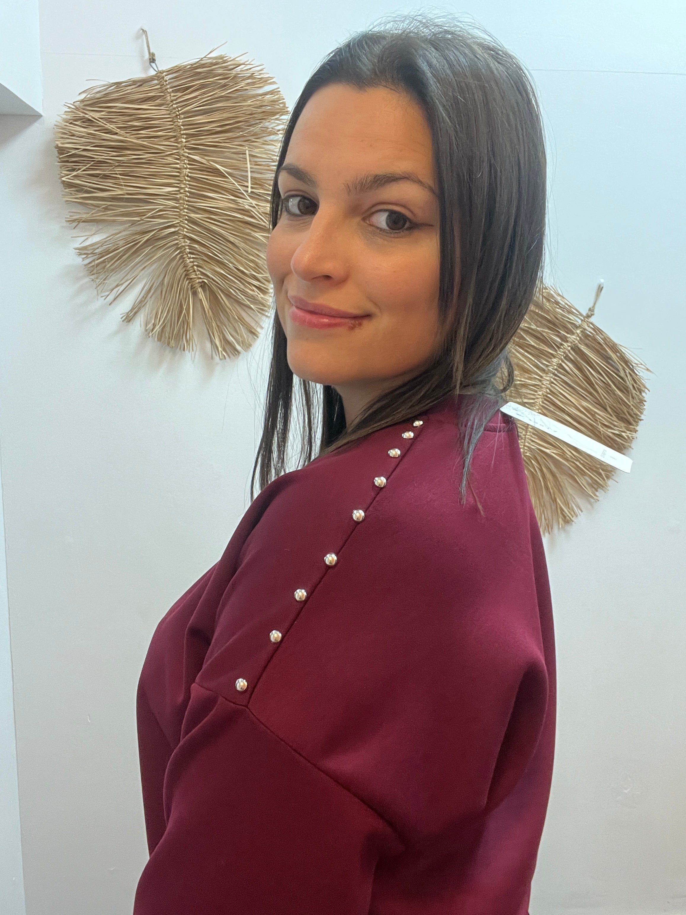 Sudadera suave tachuelas