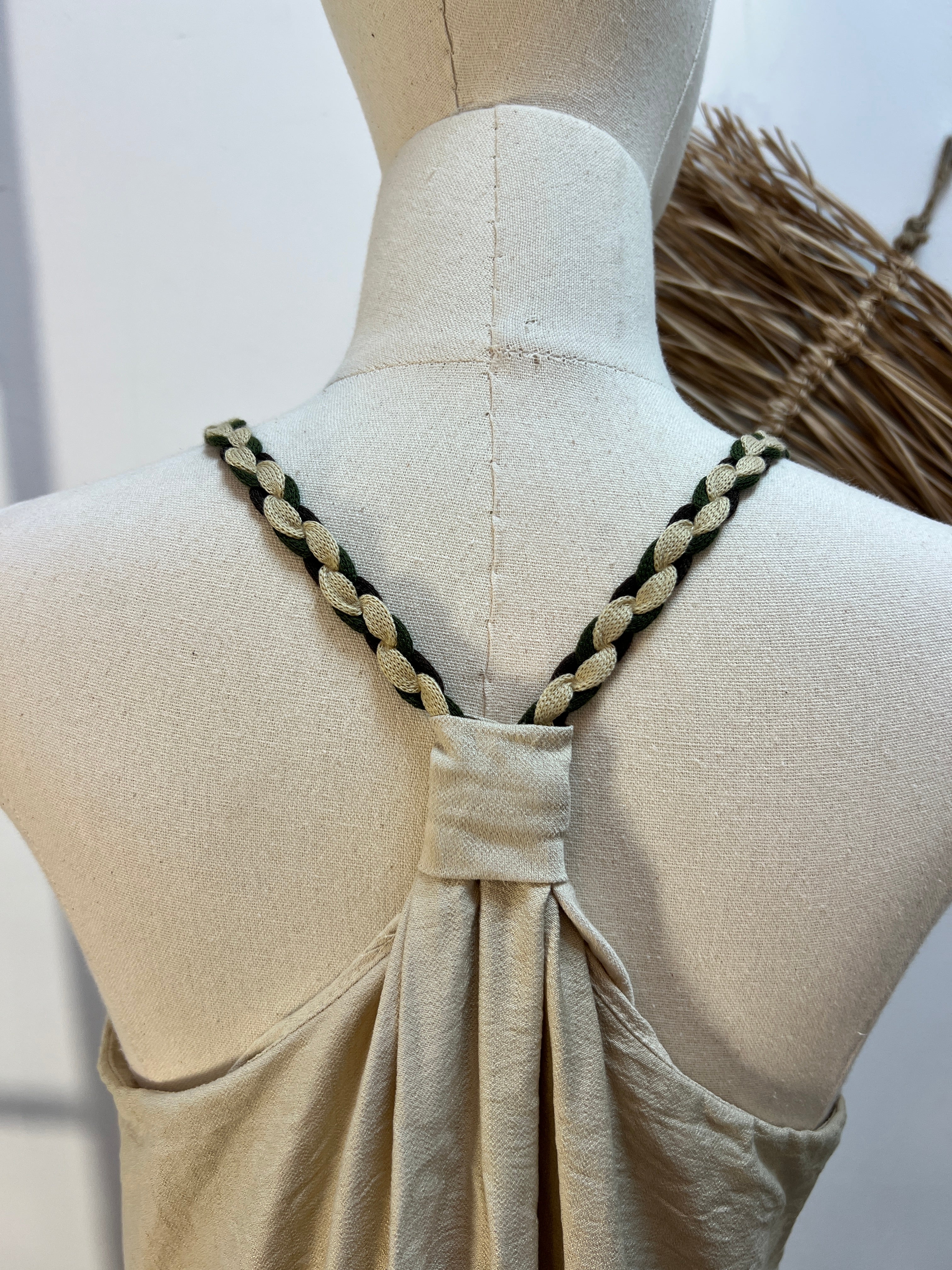 Vestido detalle trenzado
