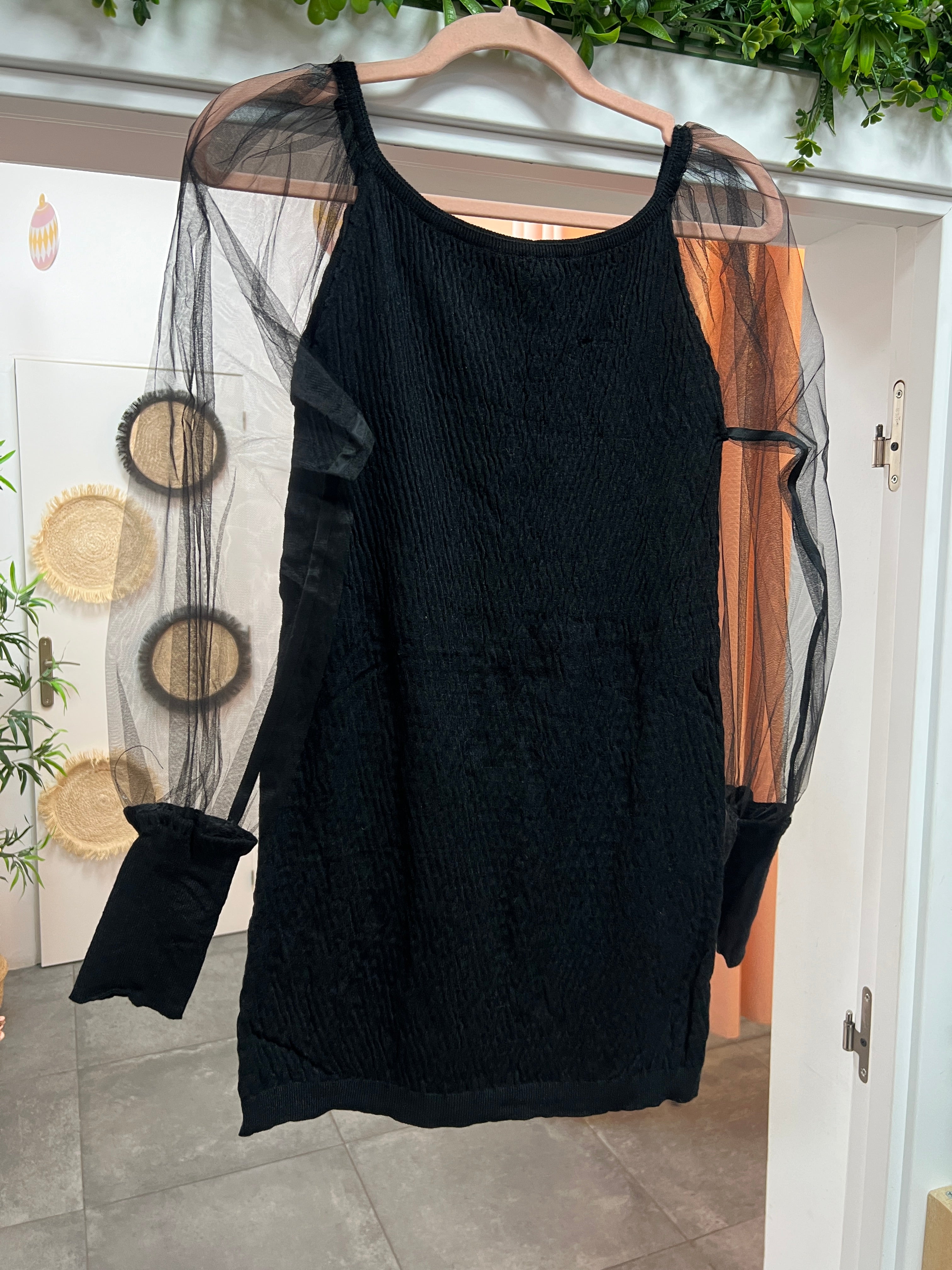 Vestido ajustado mangas transparentes