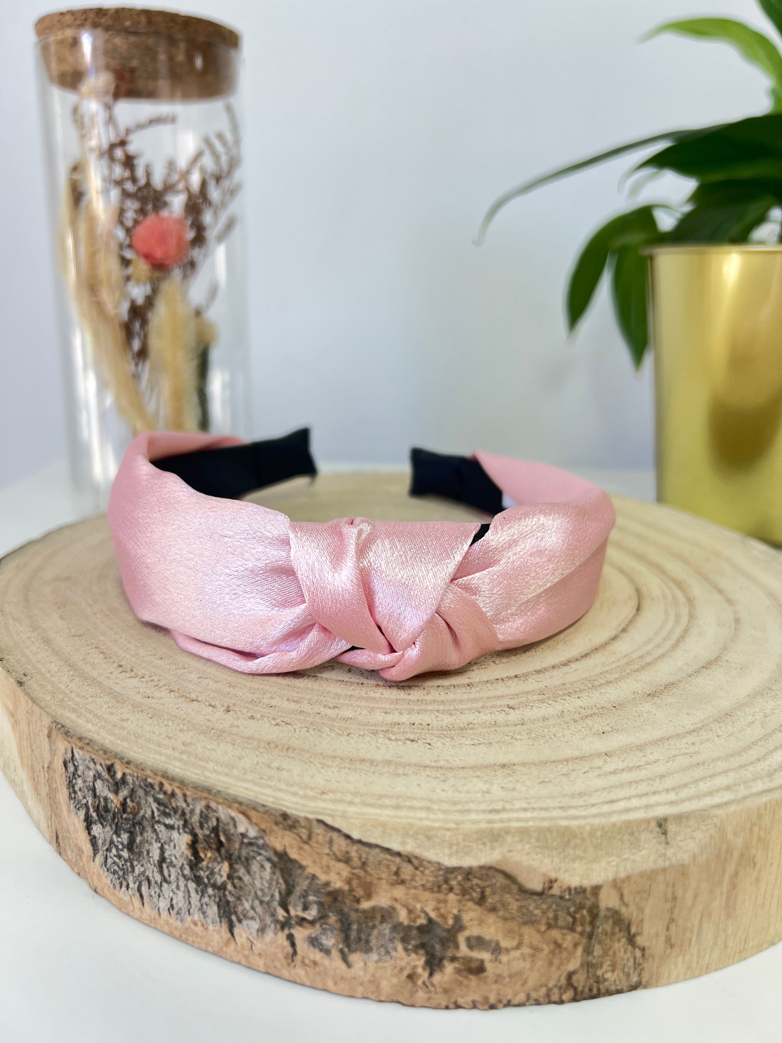 Diadema satén rosa brillo