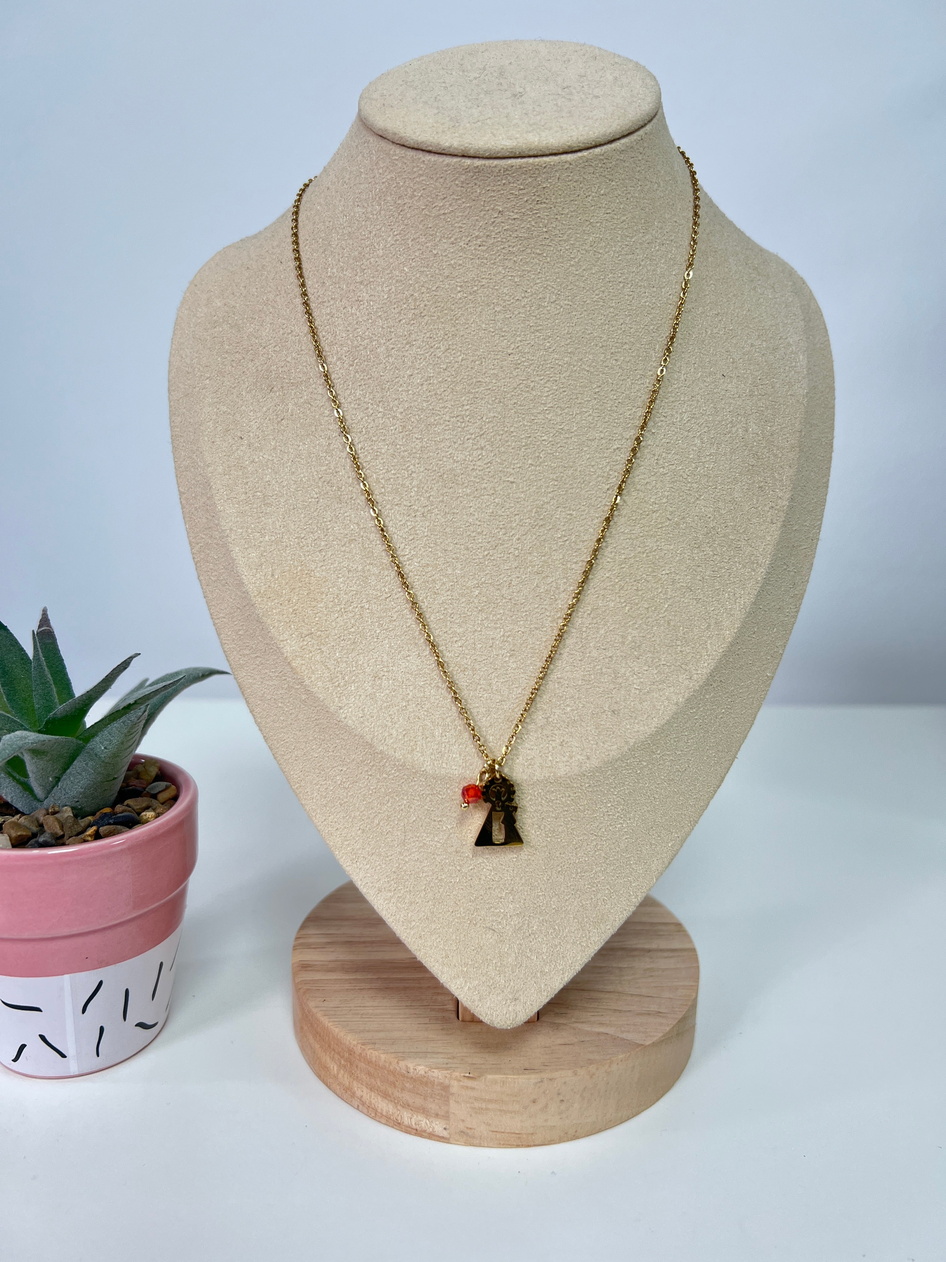 Collar virgen de los Desamparados