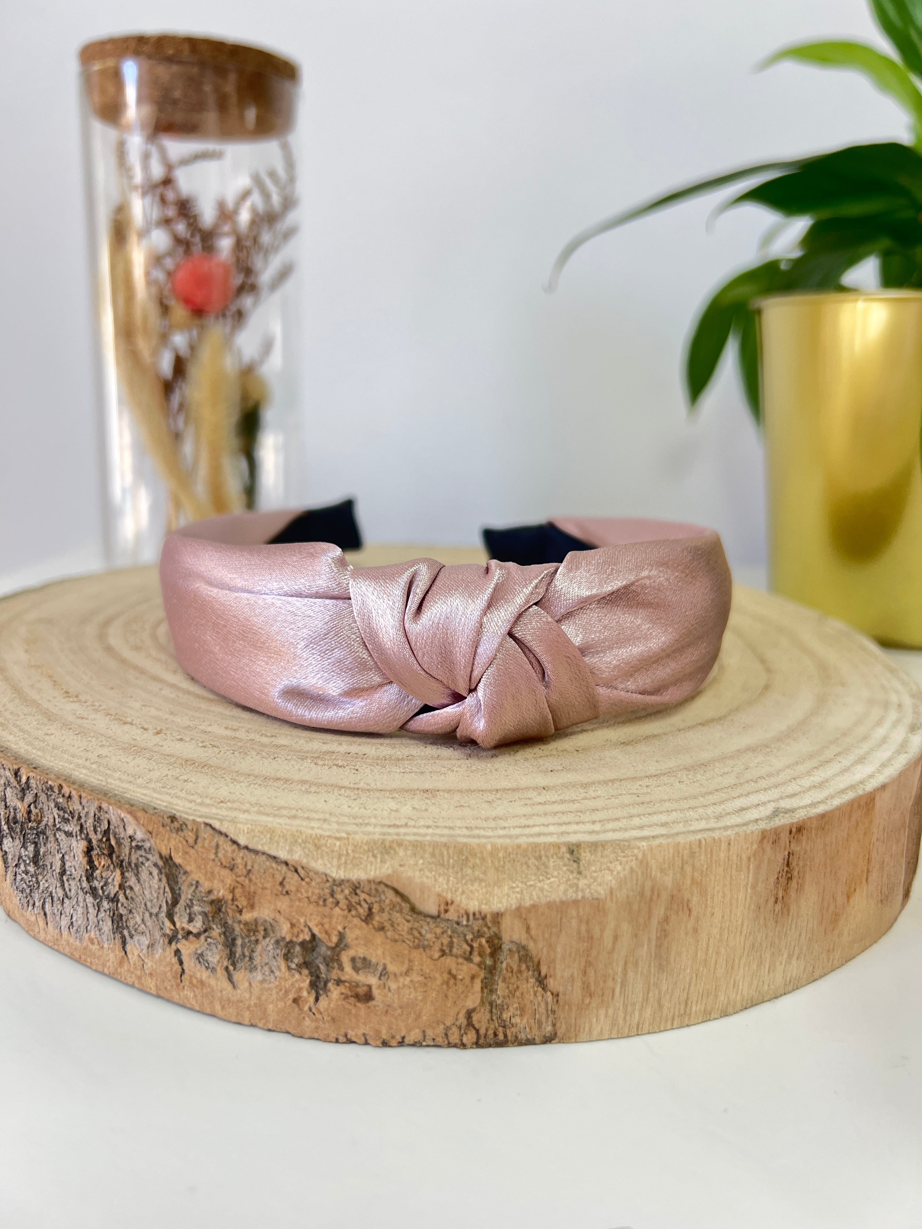 Diadema satinada rosa