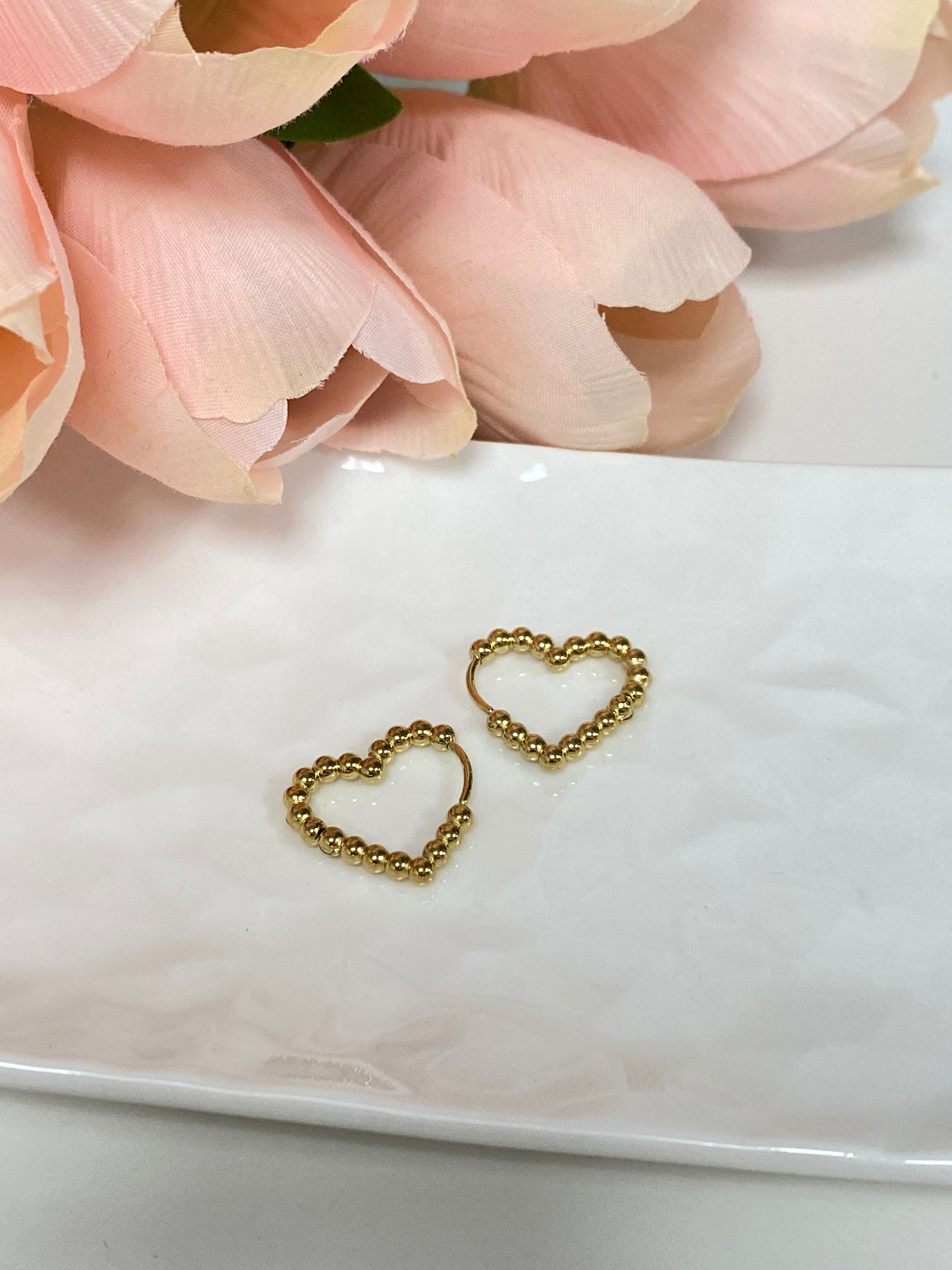 Pendientes corazón bolitas