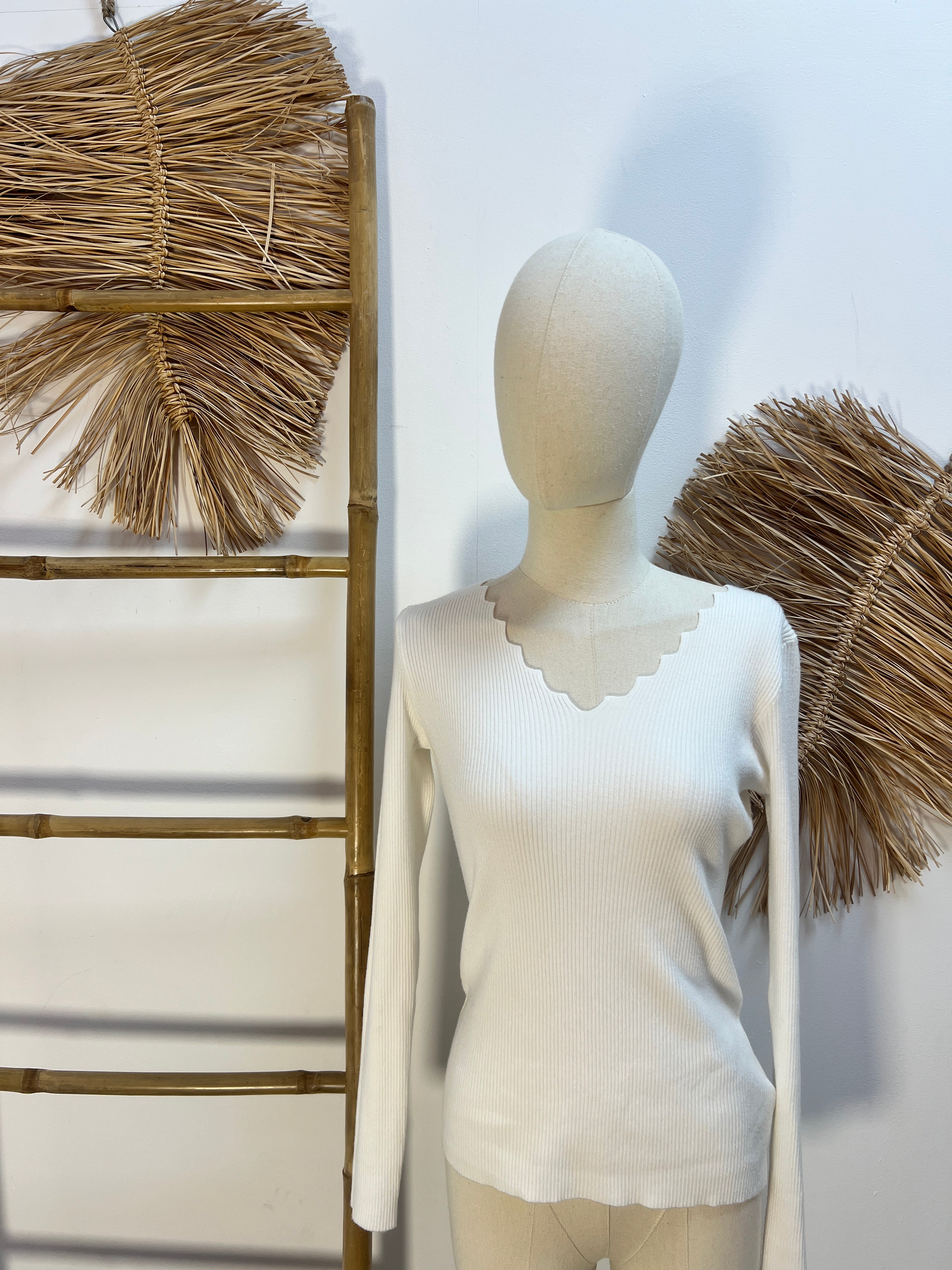 Jersey canalé blanco cuello pico