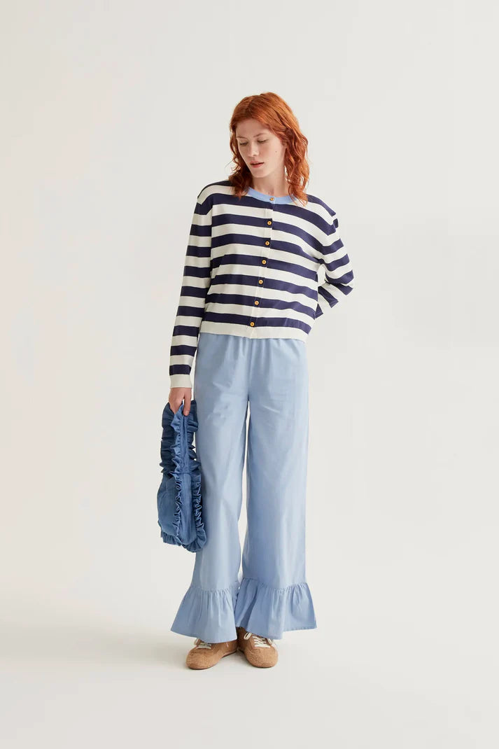 Cárdigan de punto suave con estampado de rayas blanco y azul marino Compañía FantasticaFantástica