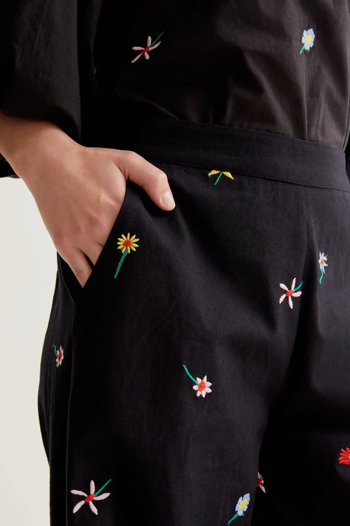 Pantalon con estampado Black Gardener Flowers Compañia Fantastica