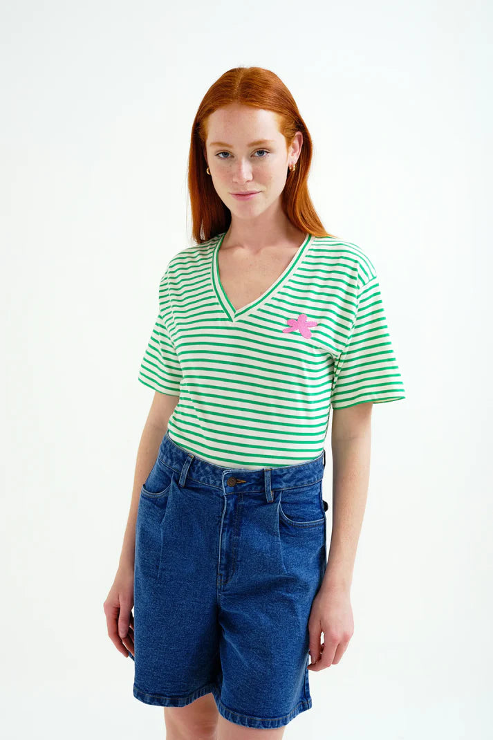 Camiseta con estampado de rayas blanco y verde Compañía Fantástica