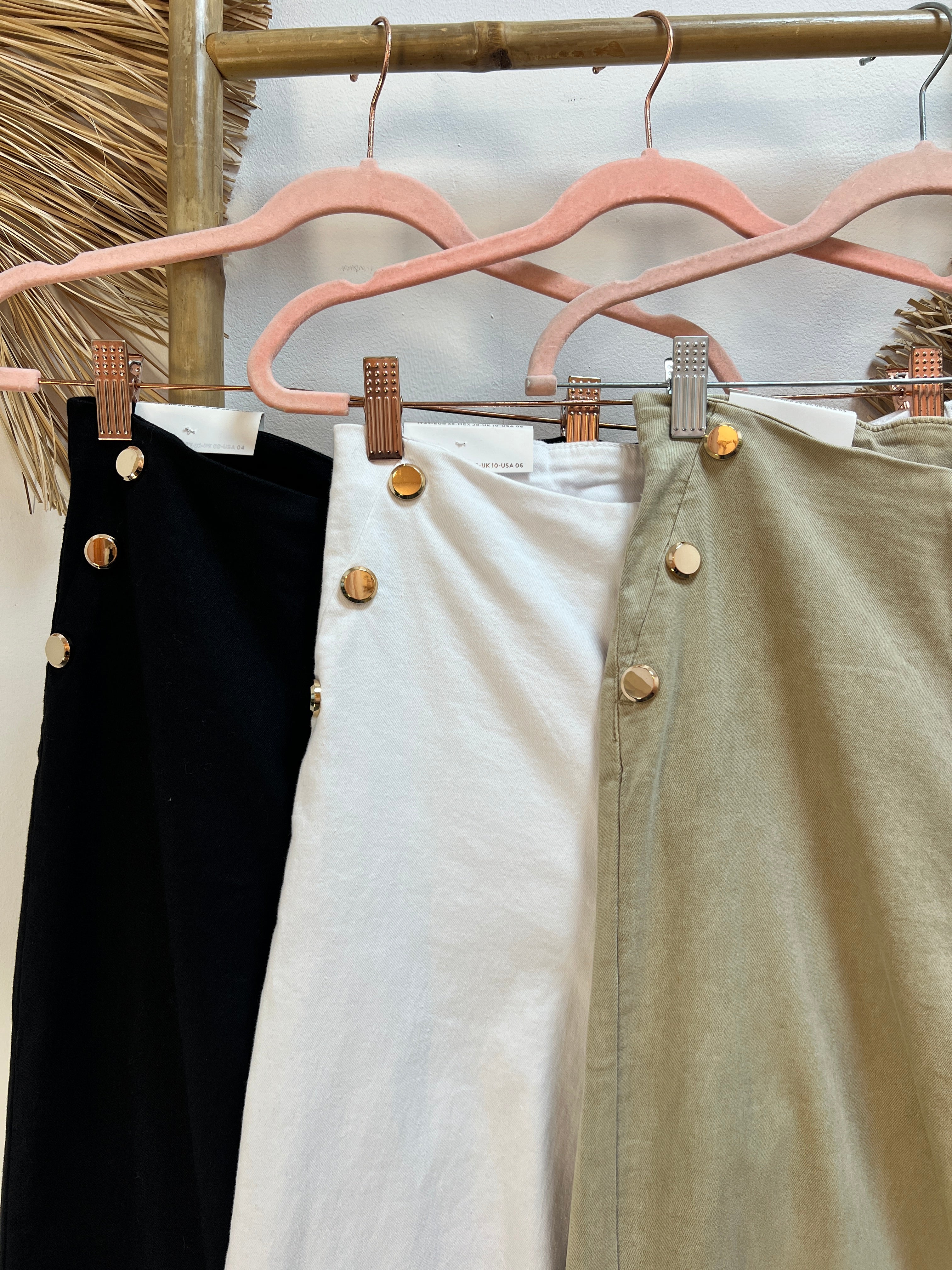 Pantalón wide leg botones