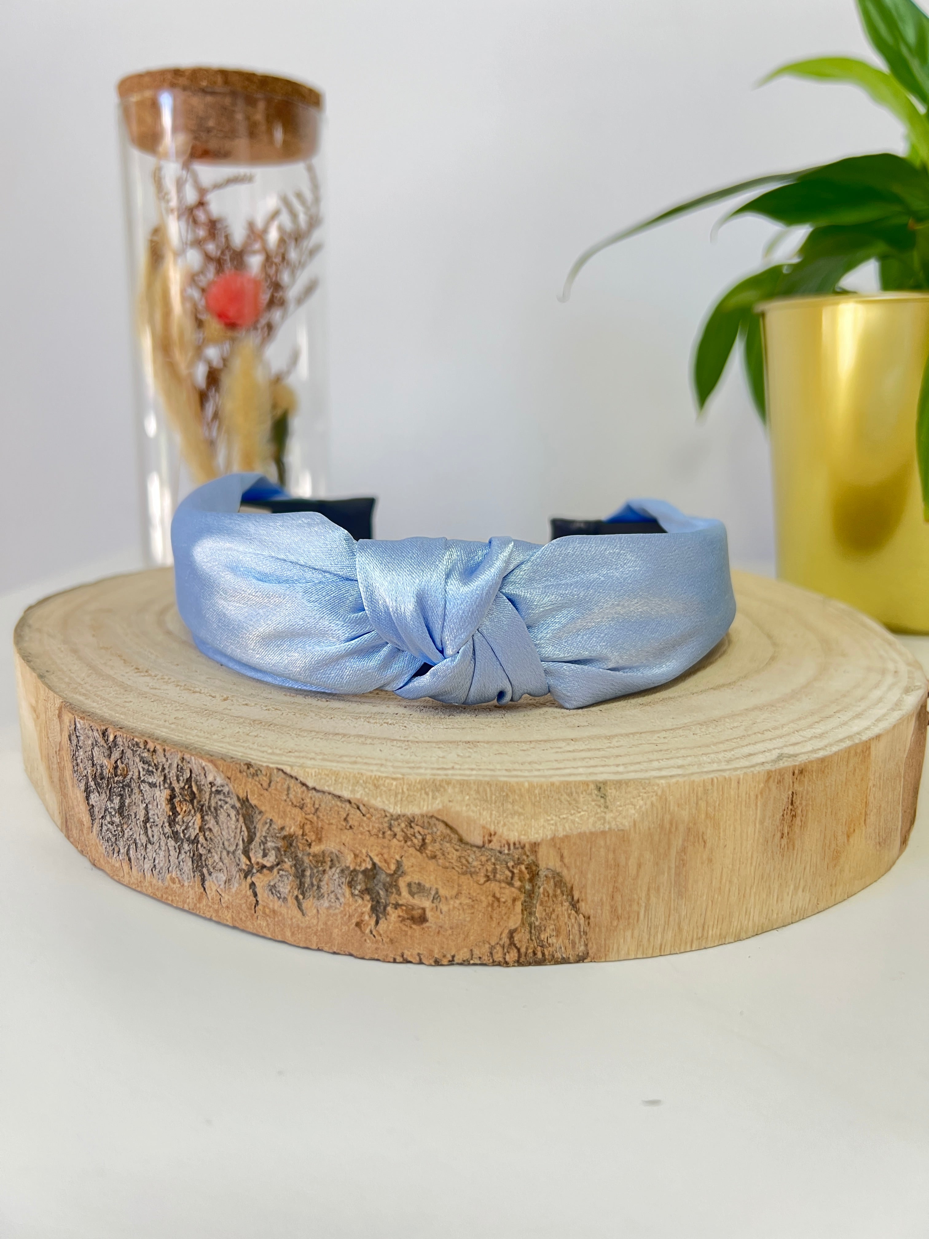 Diadema raso azul cielo