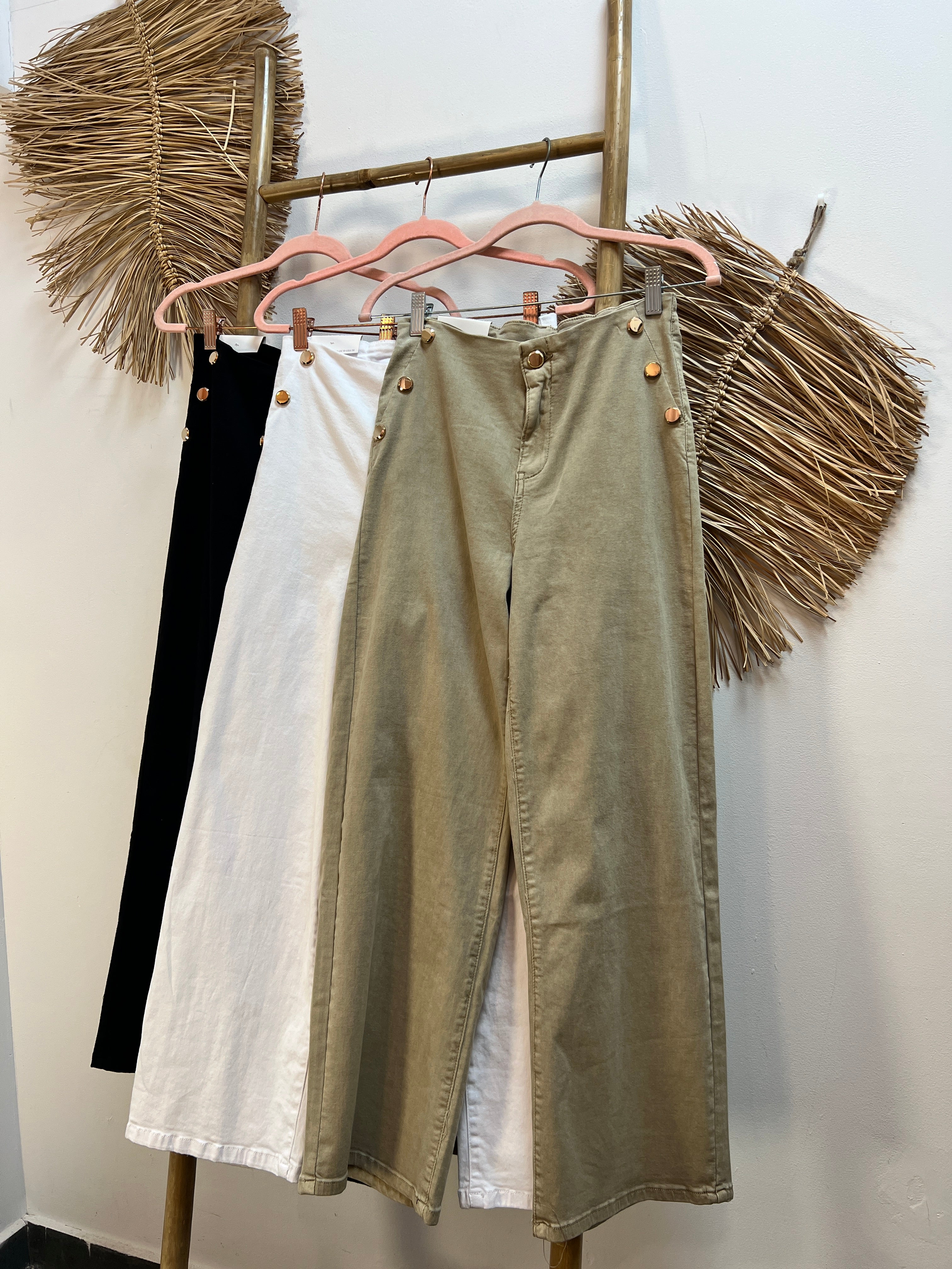 Pantalón wide leg botones