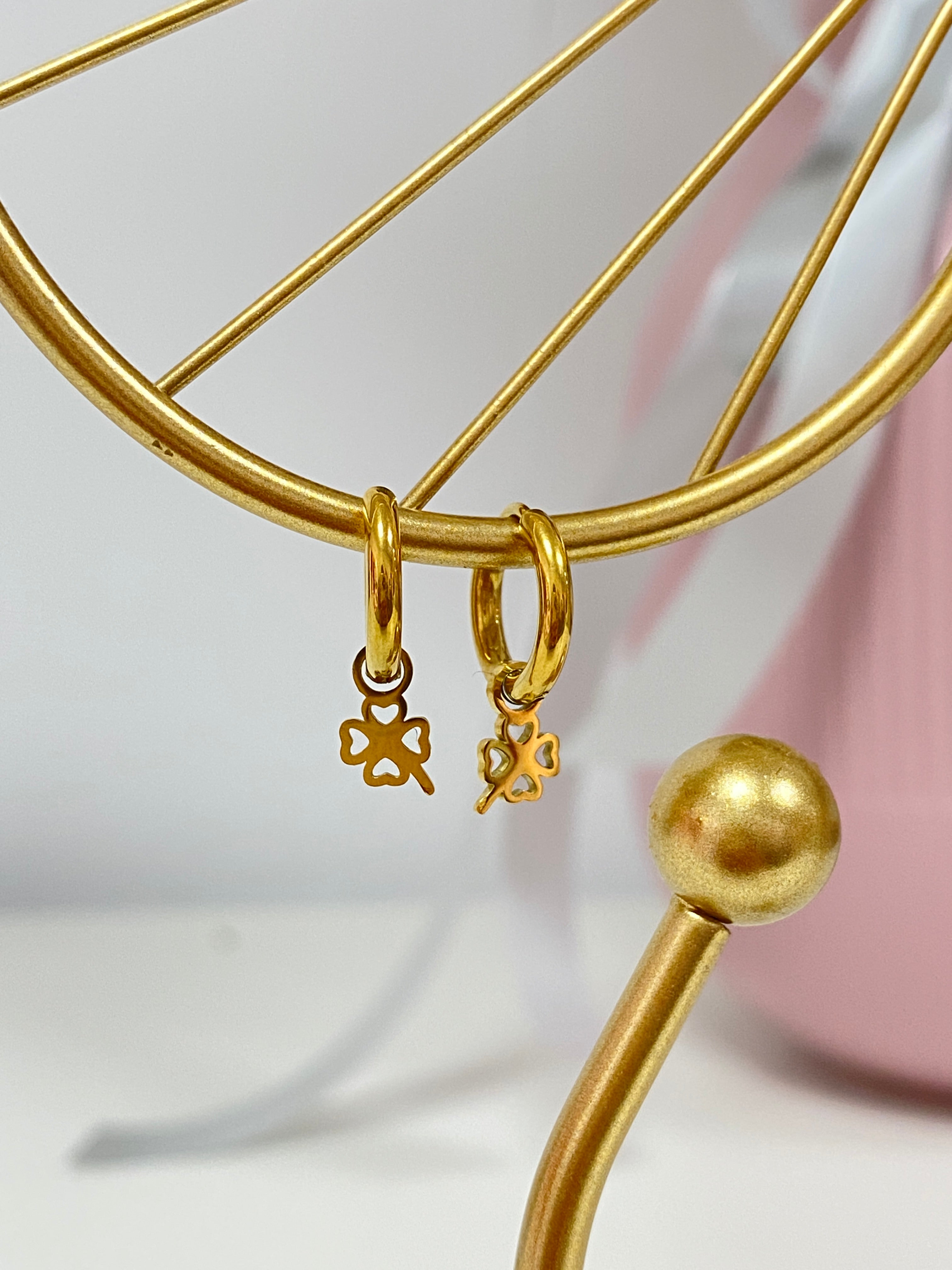 Aro mini trébol silueta