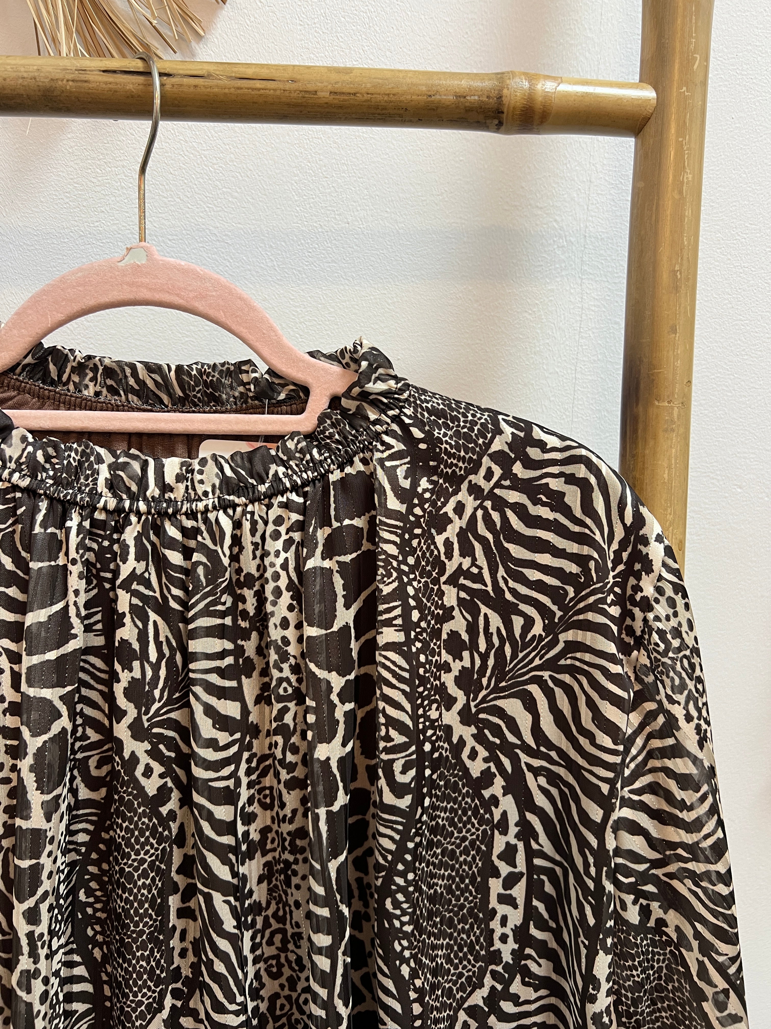 Blusa animal print con brillo