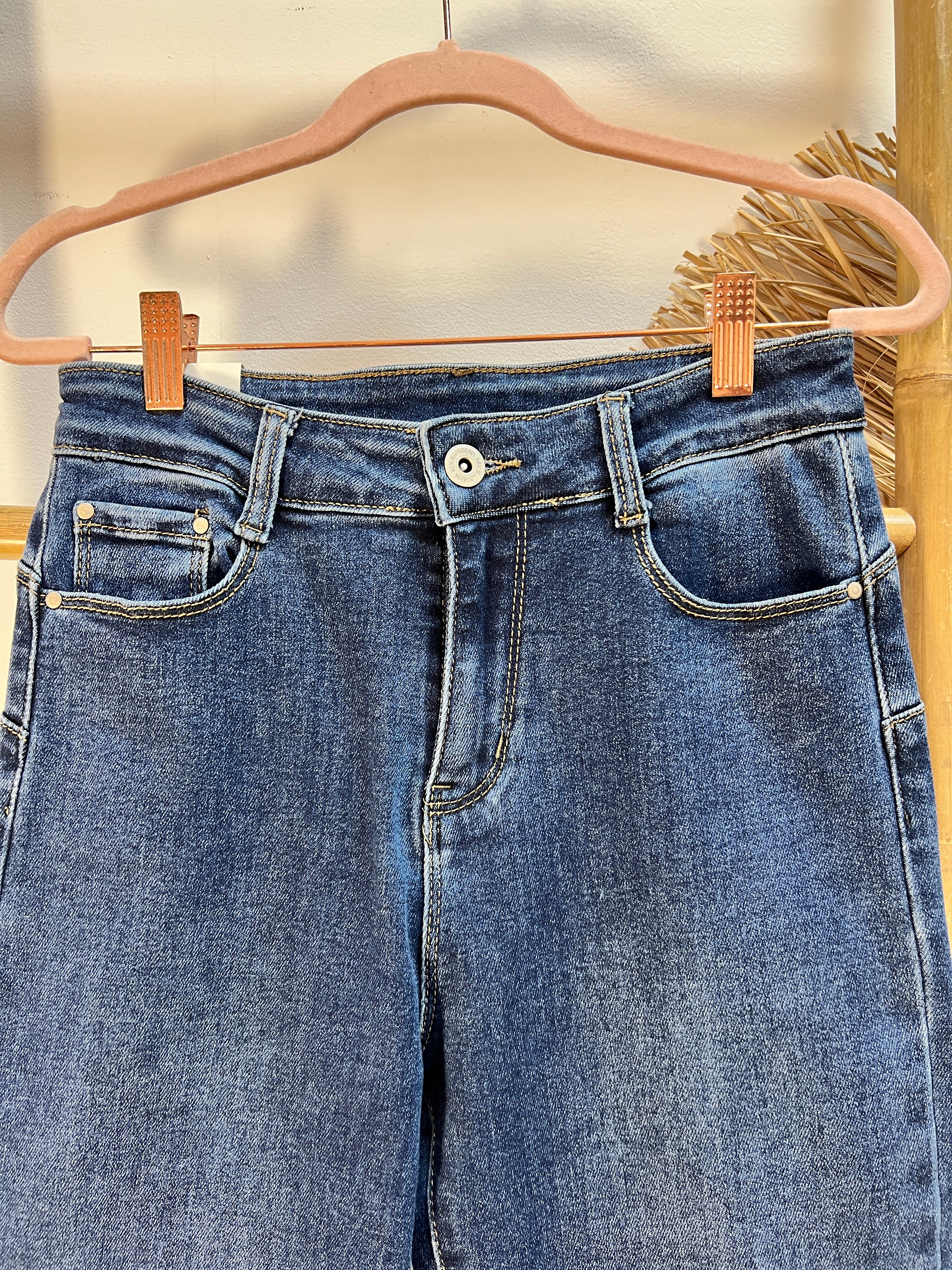 Pantalón vaquero oscuro Flared