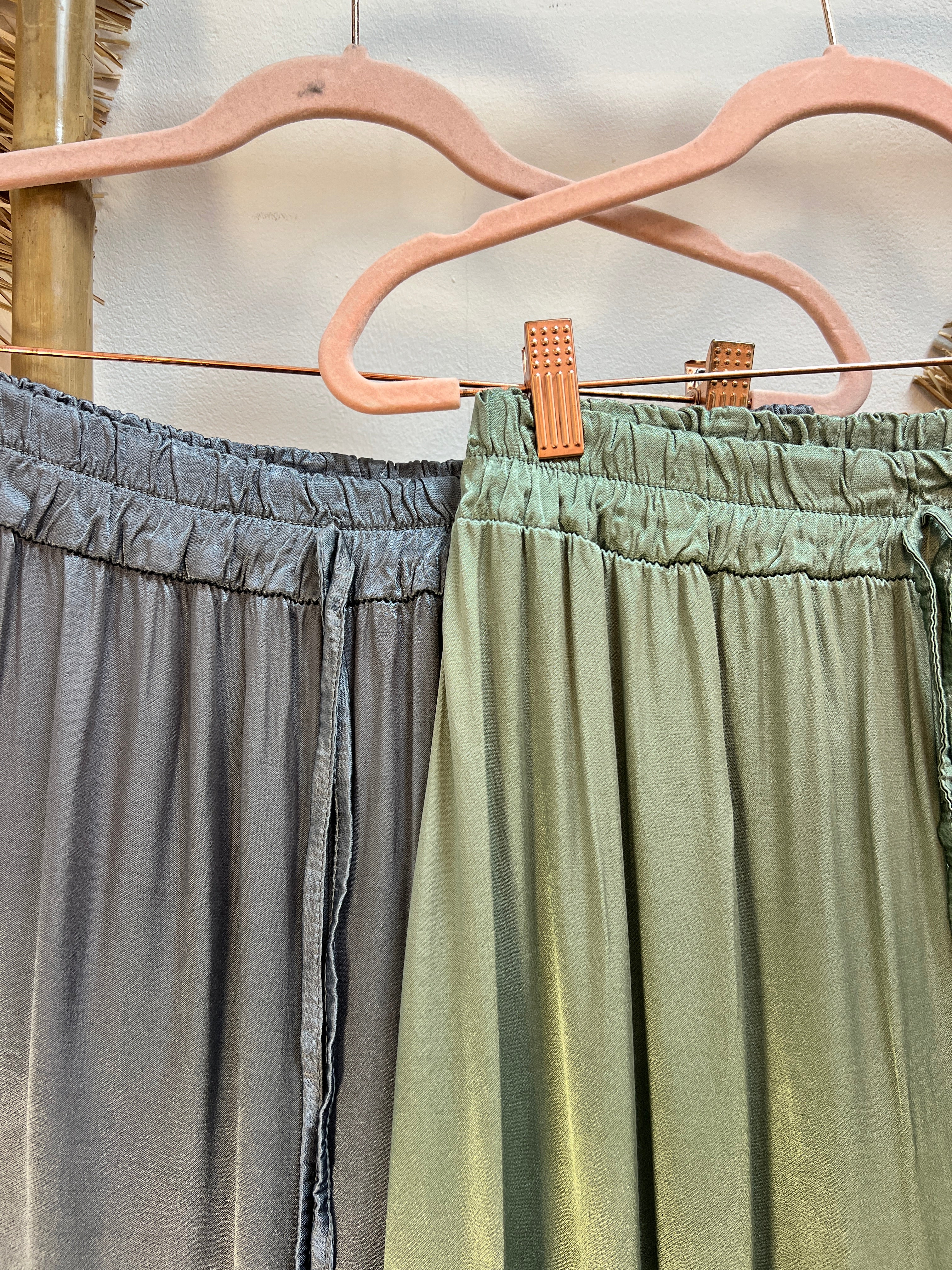 Pantalón satinado fluido