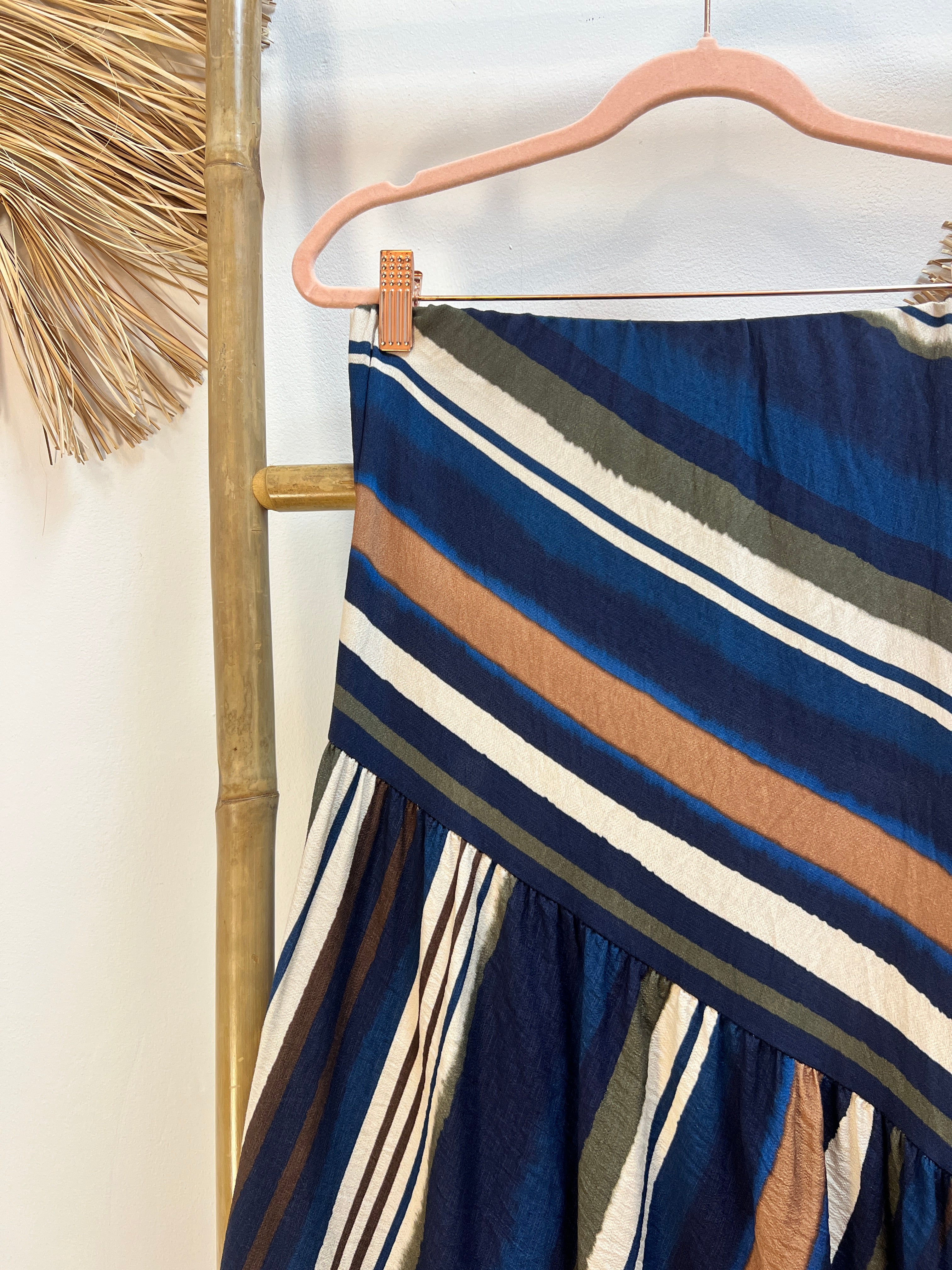 Falda lineal de colores