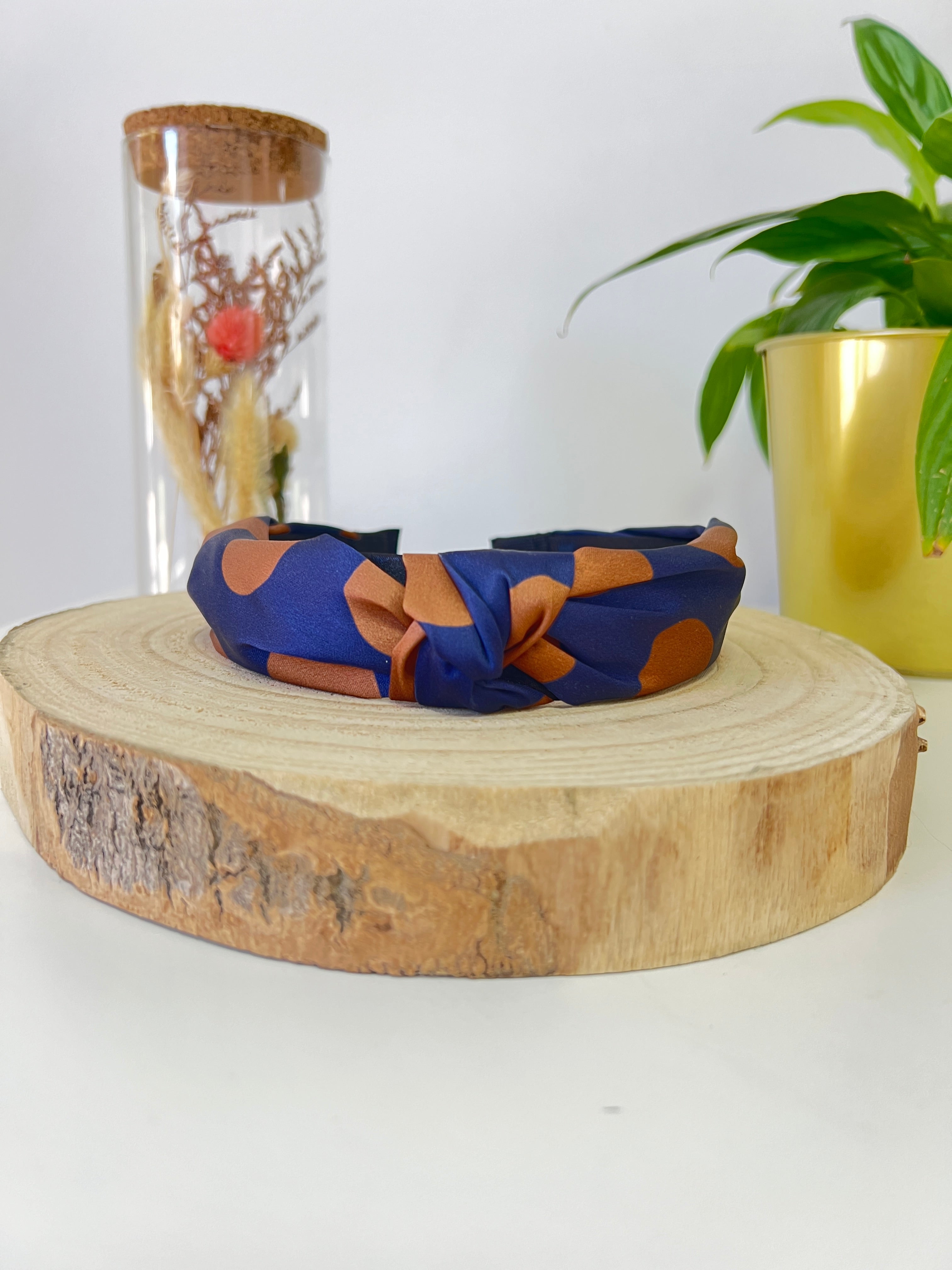 Diadema azul lunares