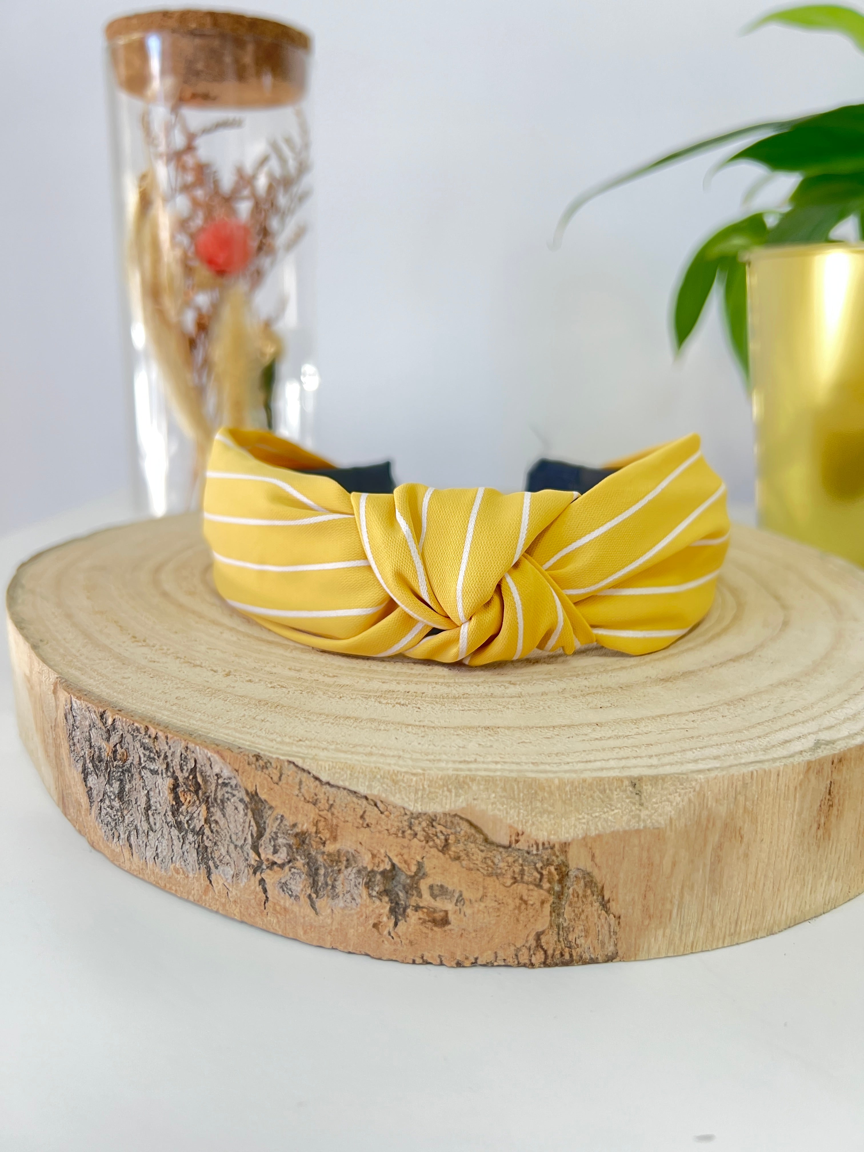 Diadema amarillo rayas