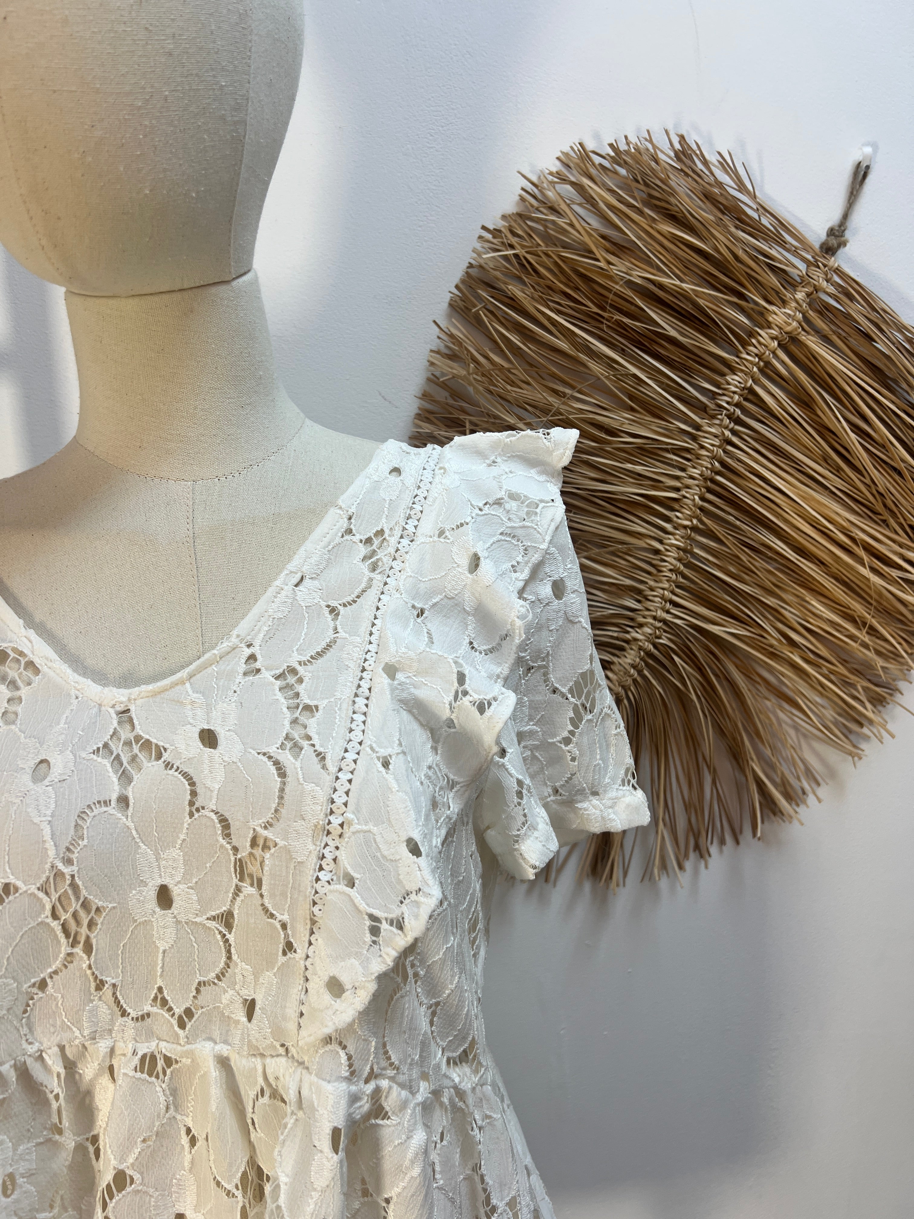 Camiseta calada flores