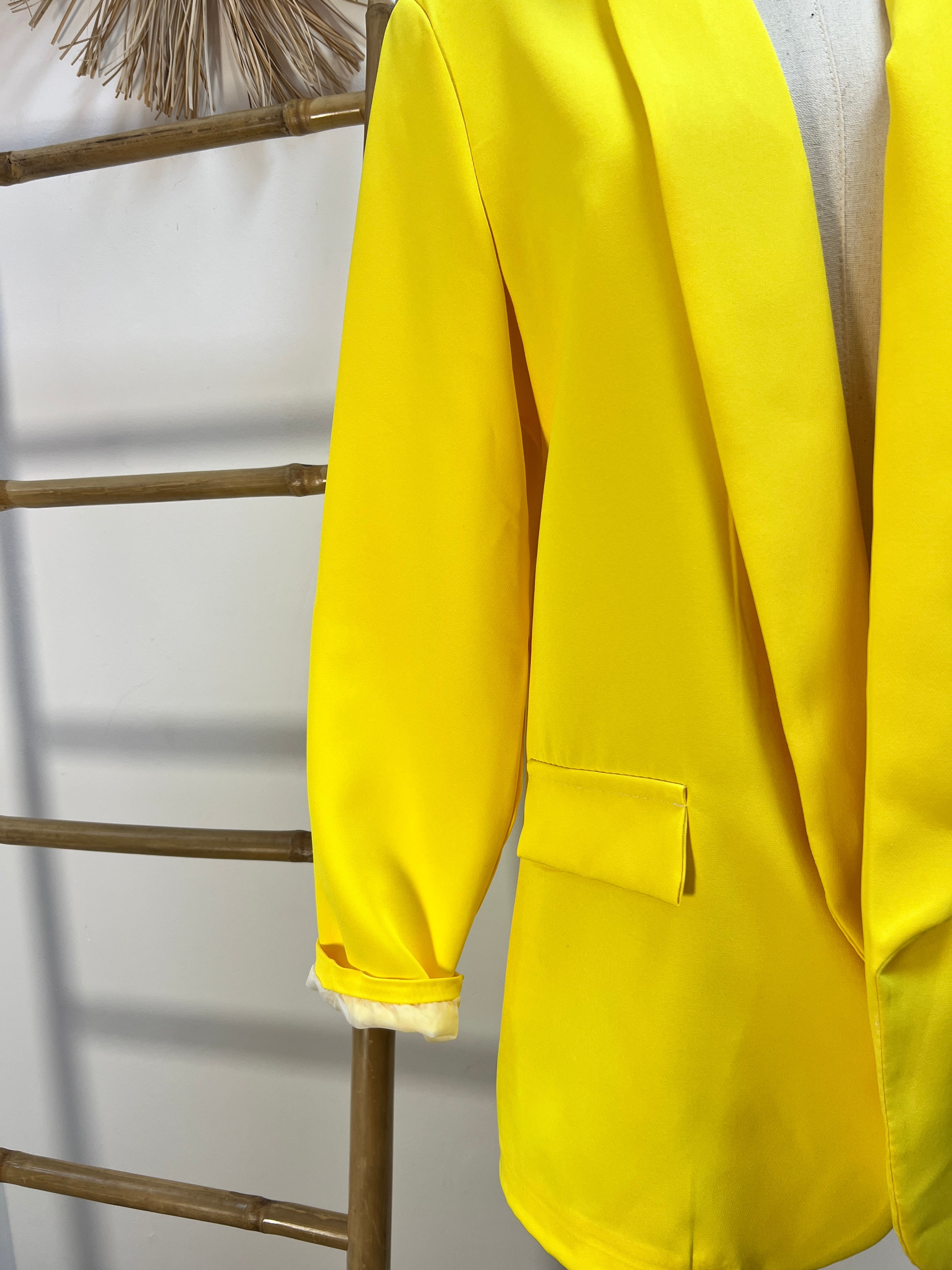 Blazer básica amarilla