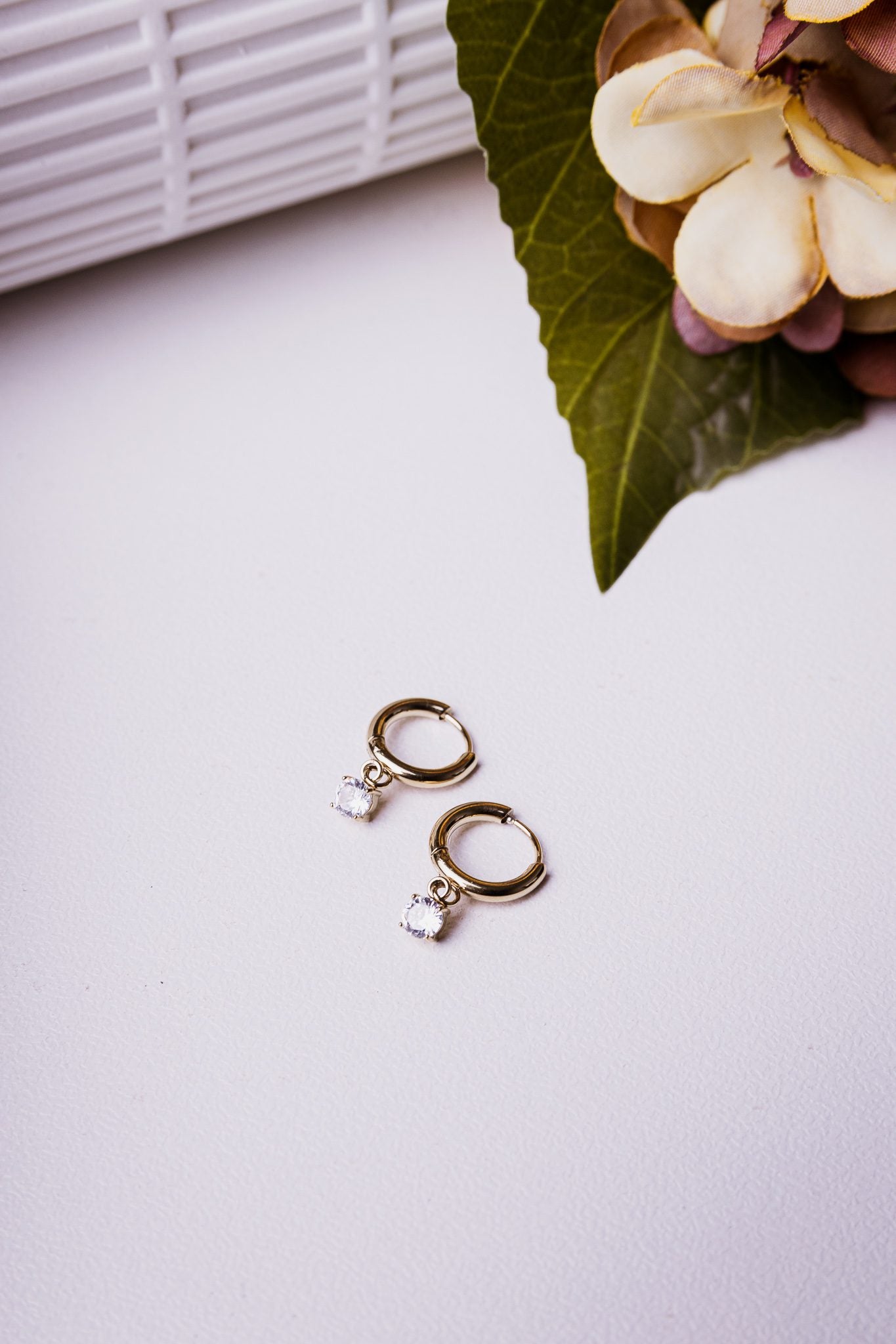 Pendientes Olivia blancos