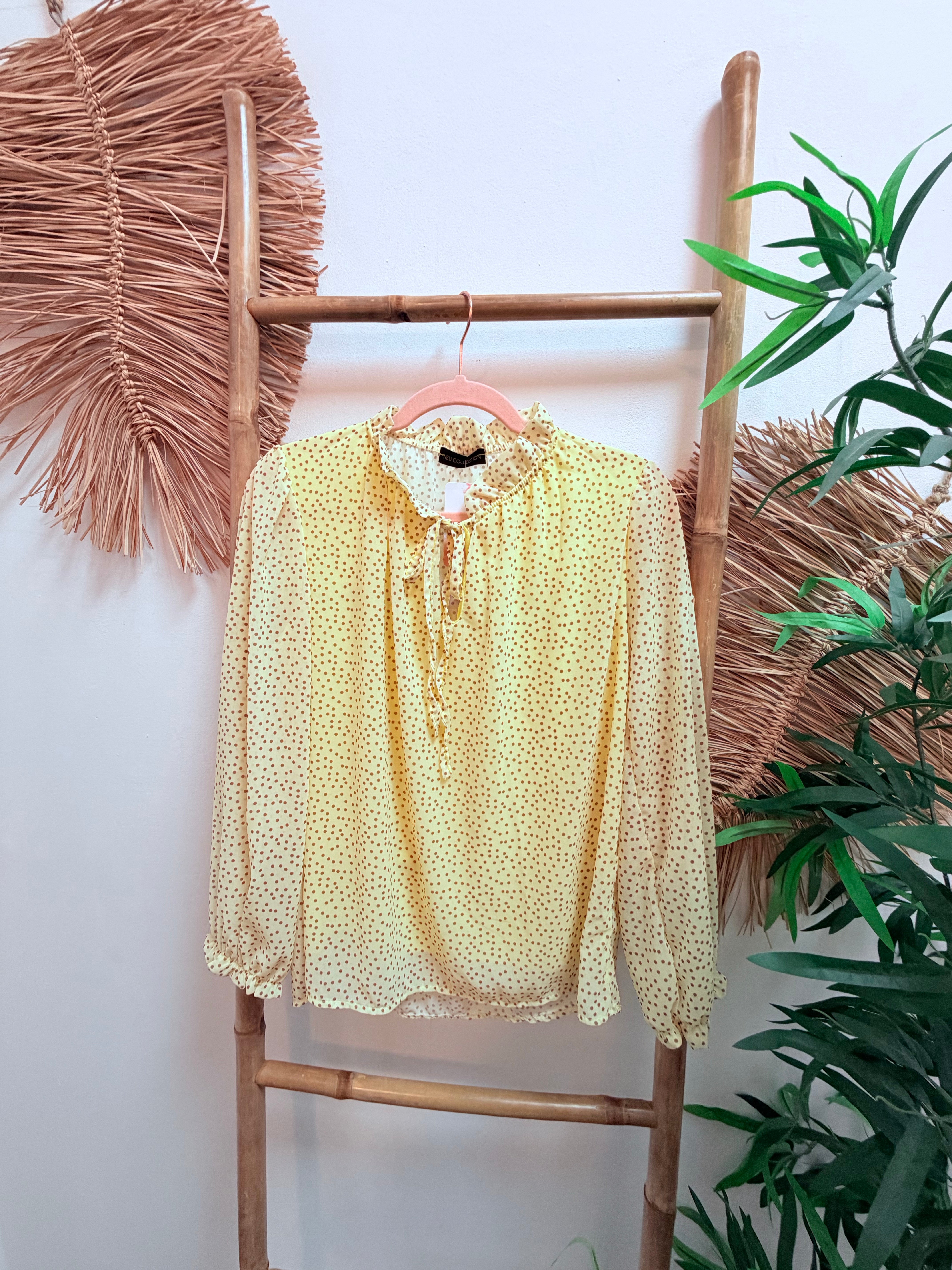 Blusa lunares pequeños