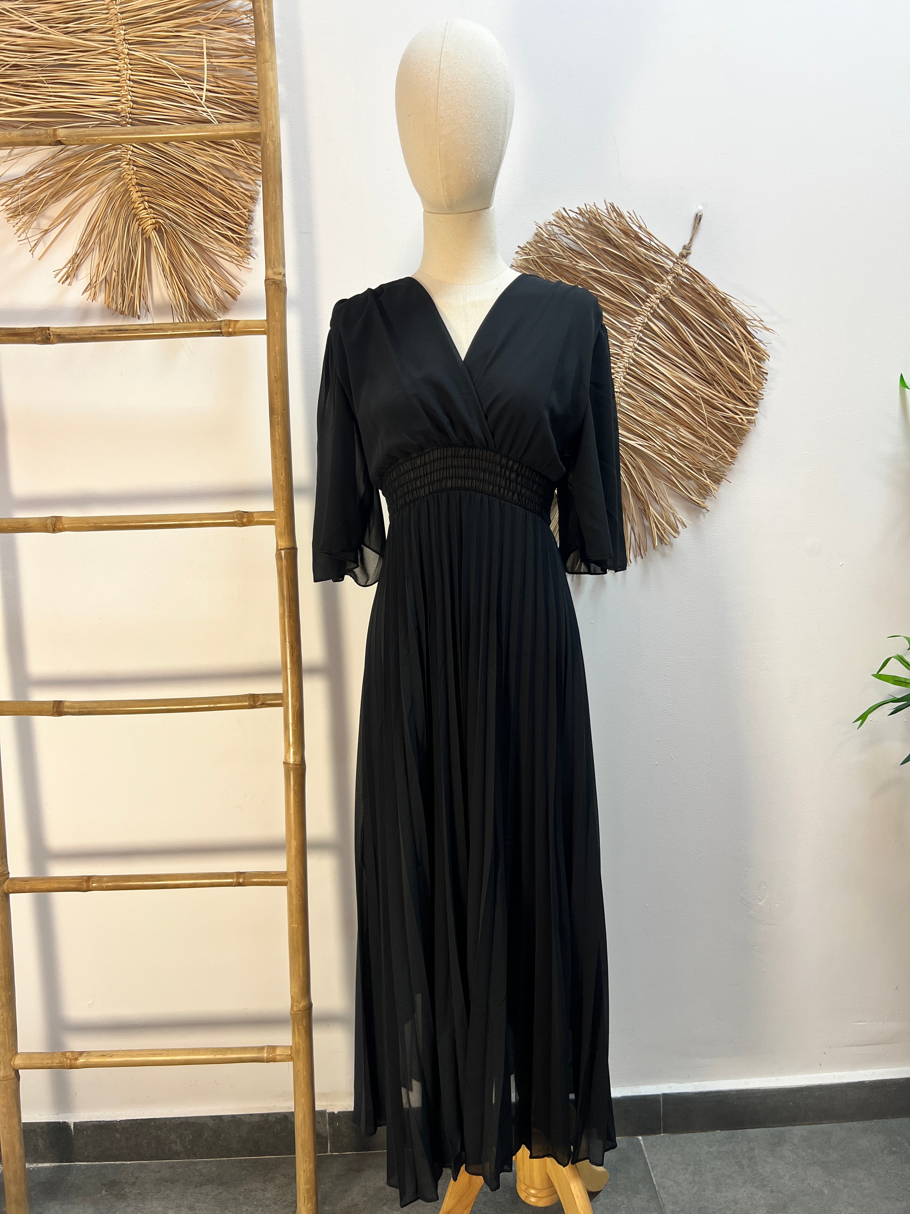 Vestido plisado cuello V