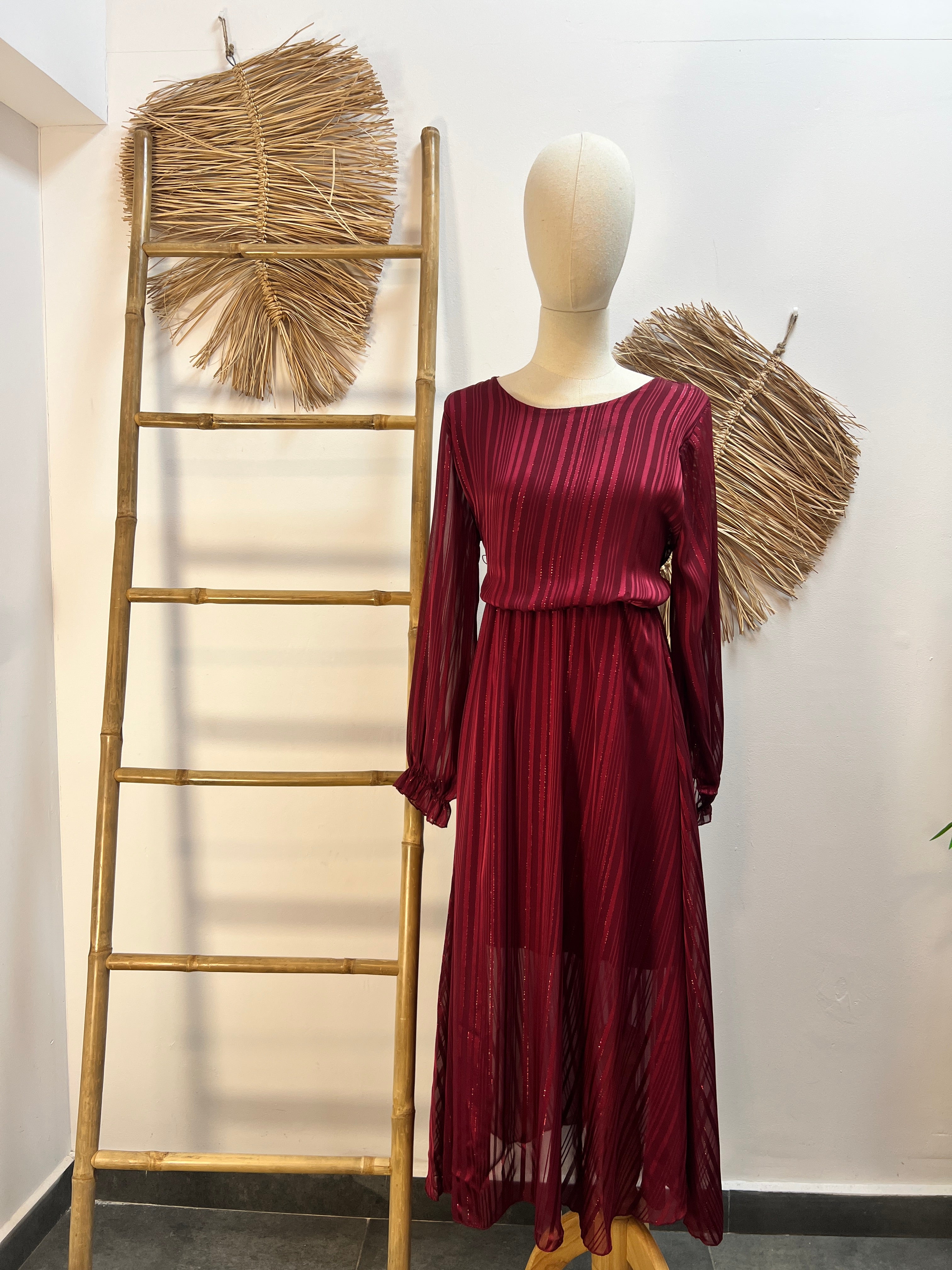 Vestido manga transparente