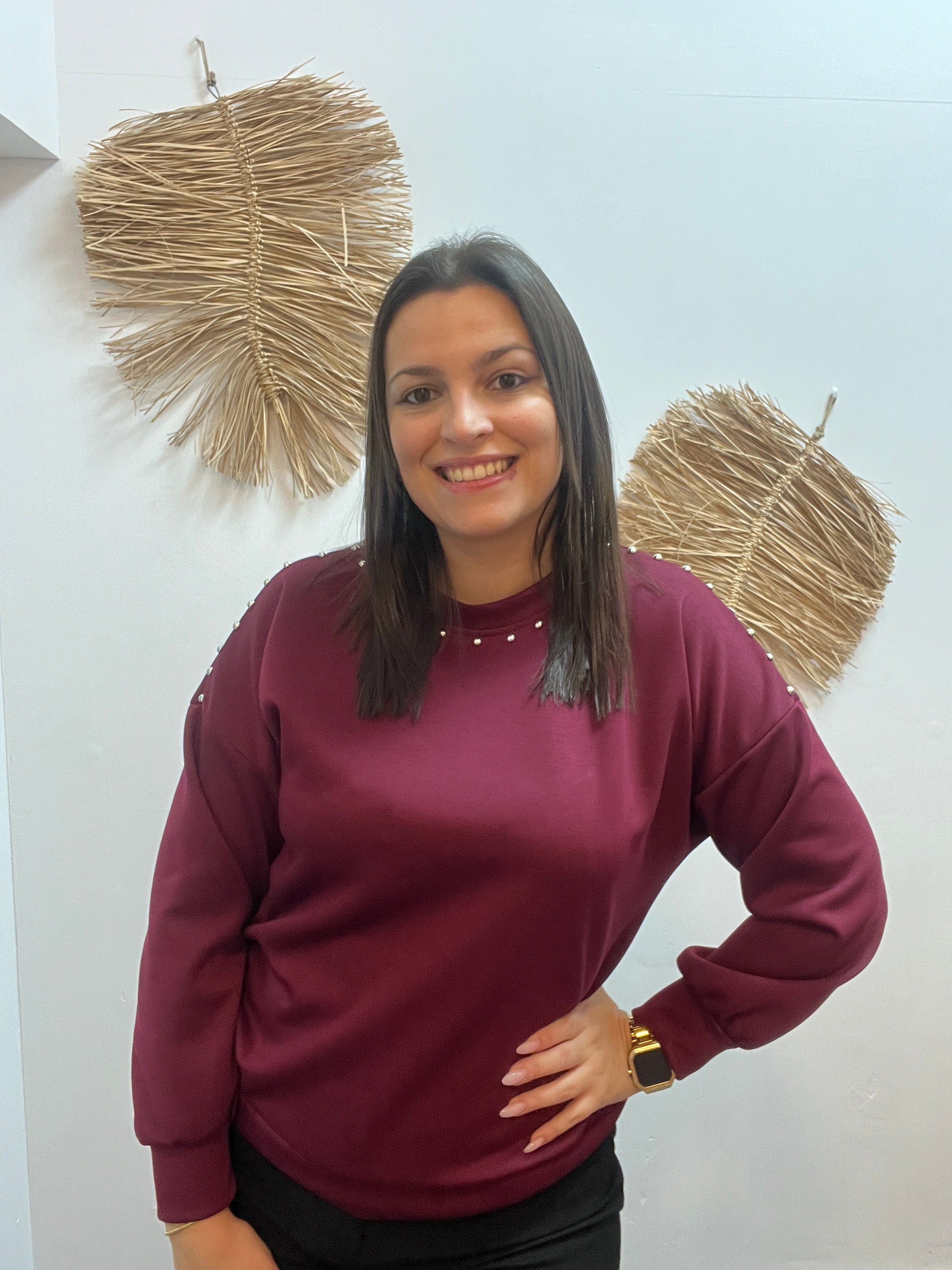 Sudadera suave tachuelas