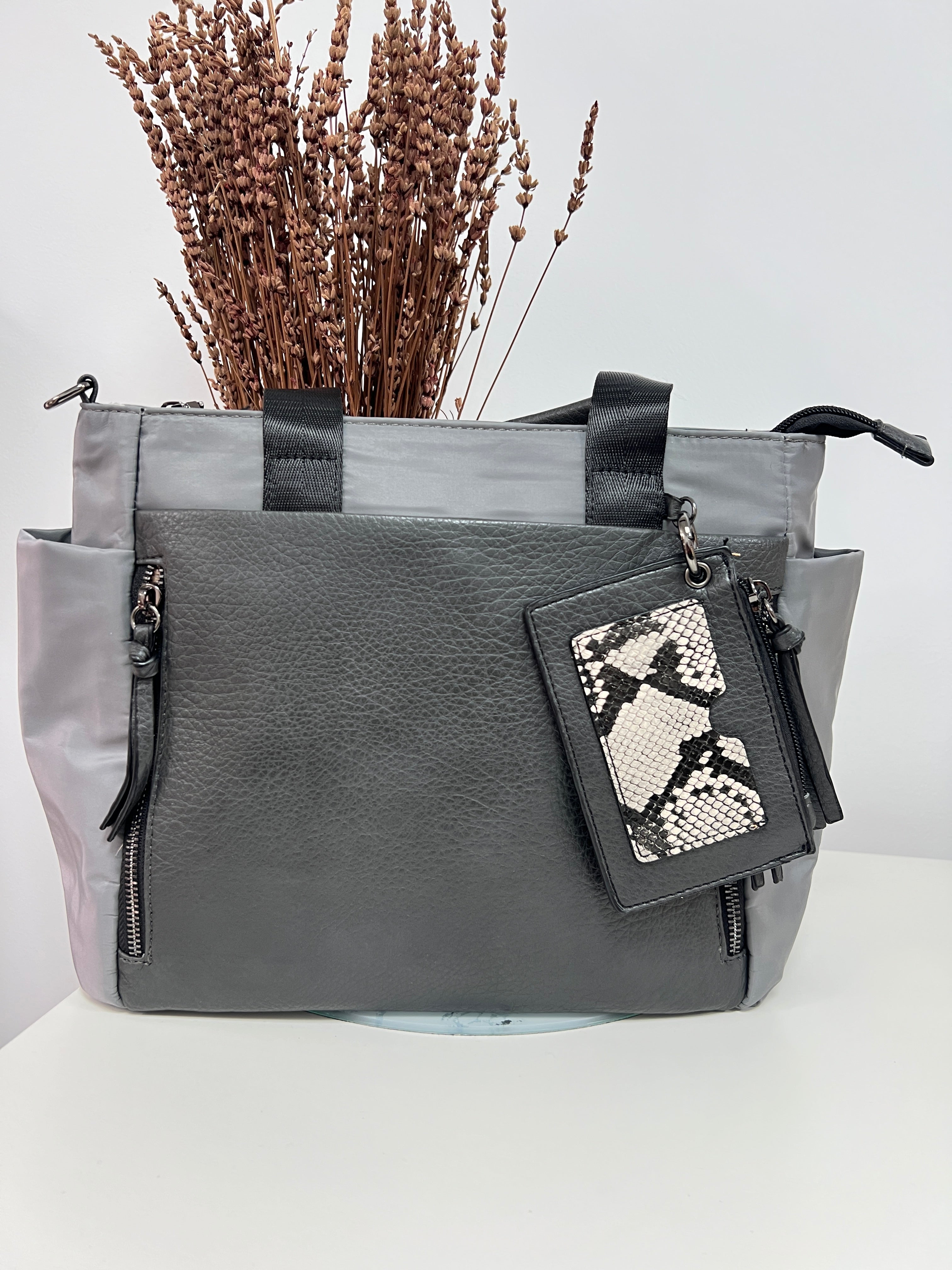 Bolso detalle serpiente