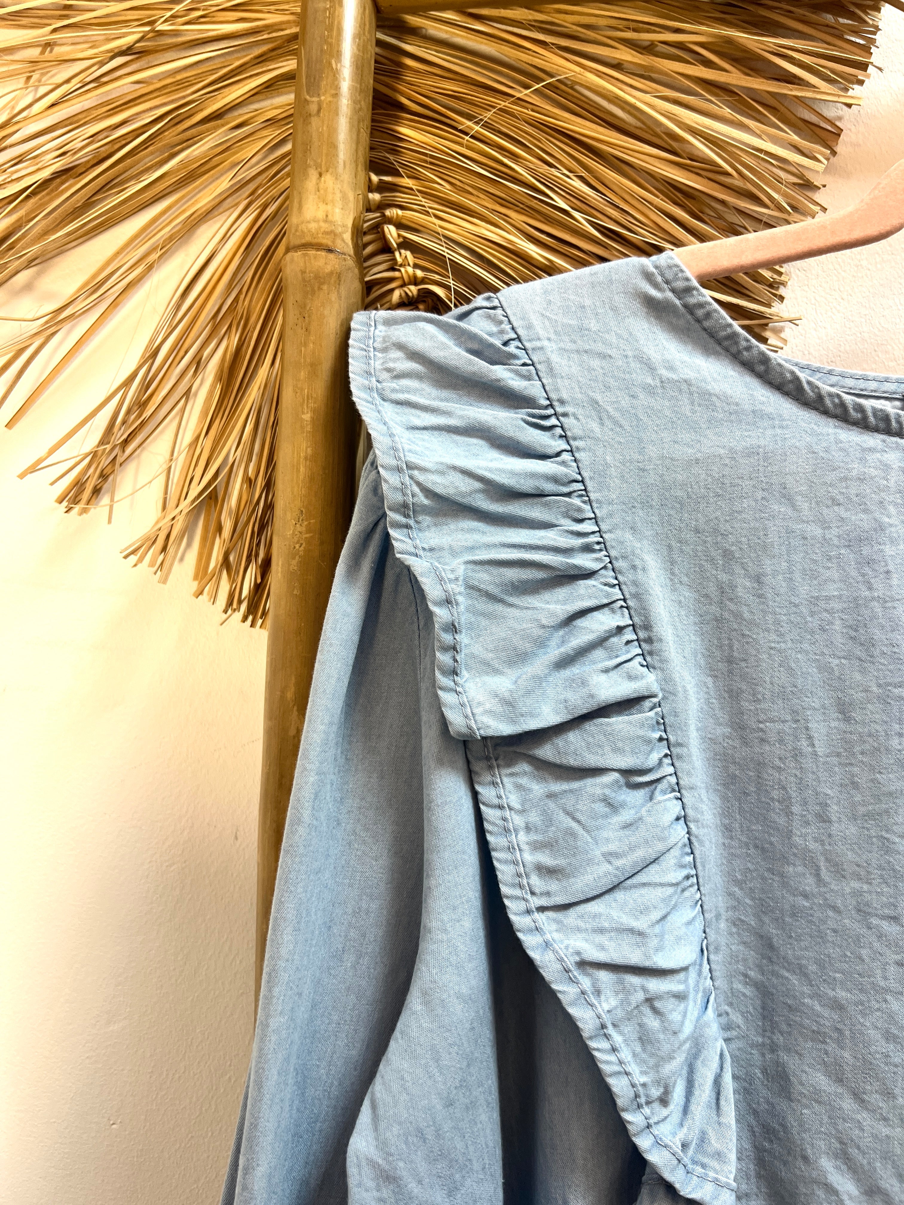 Blusa vaquera volante