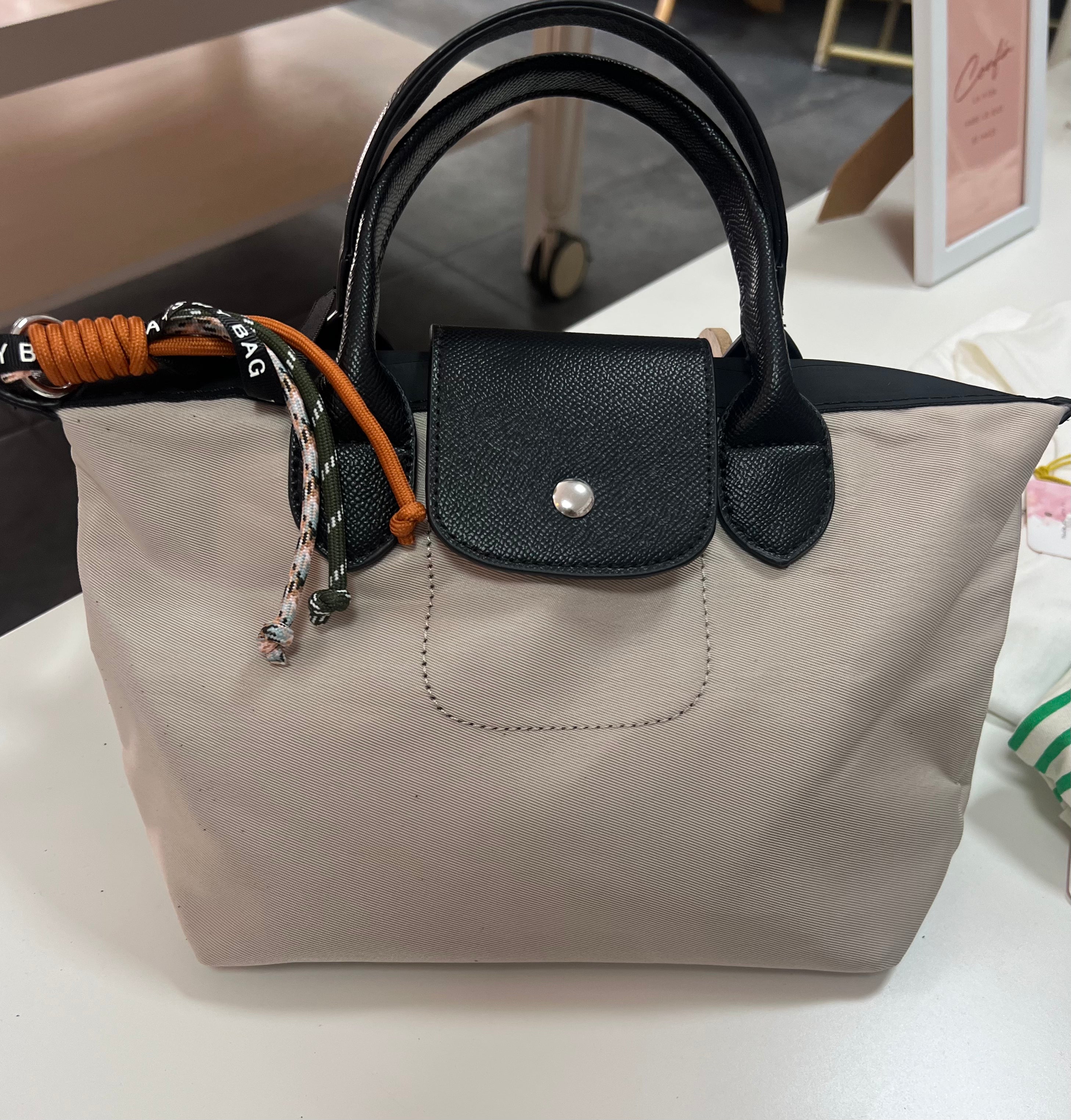BOLSO ASAS DETALLE BOTON PEQUEÑO