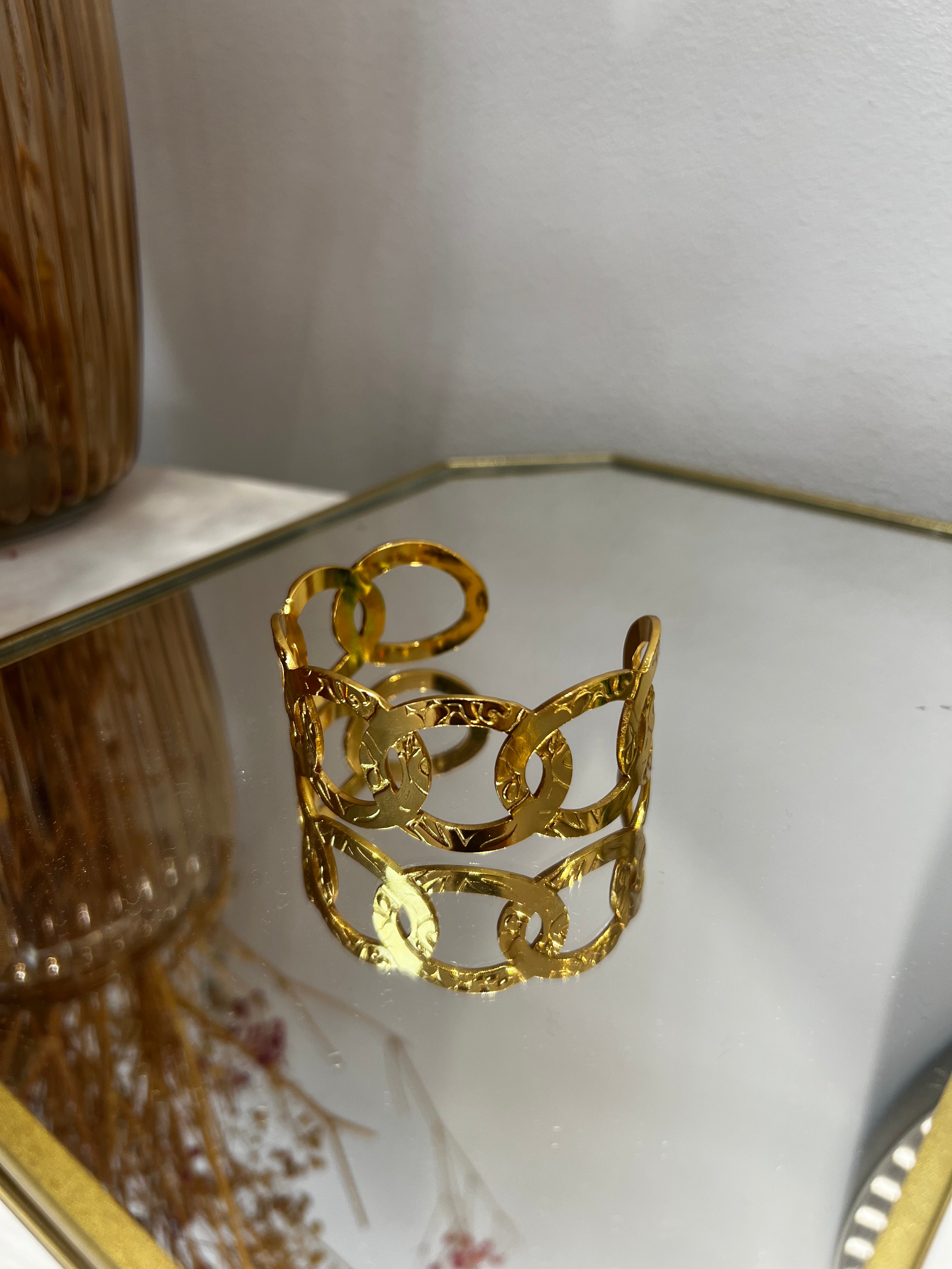 Brazalete dorado