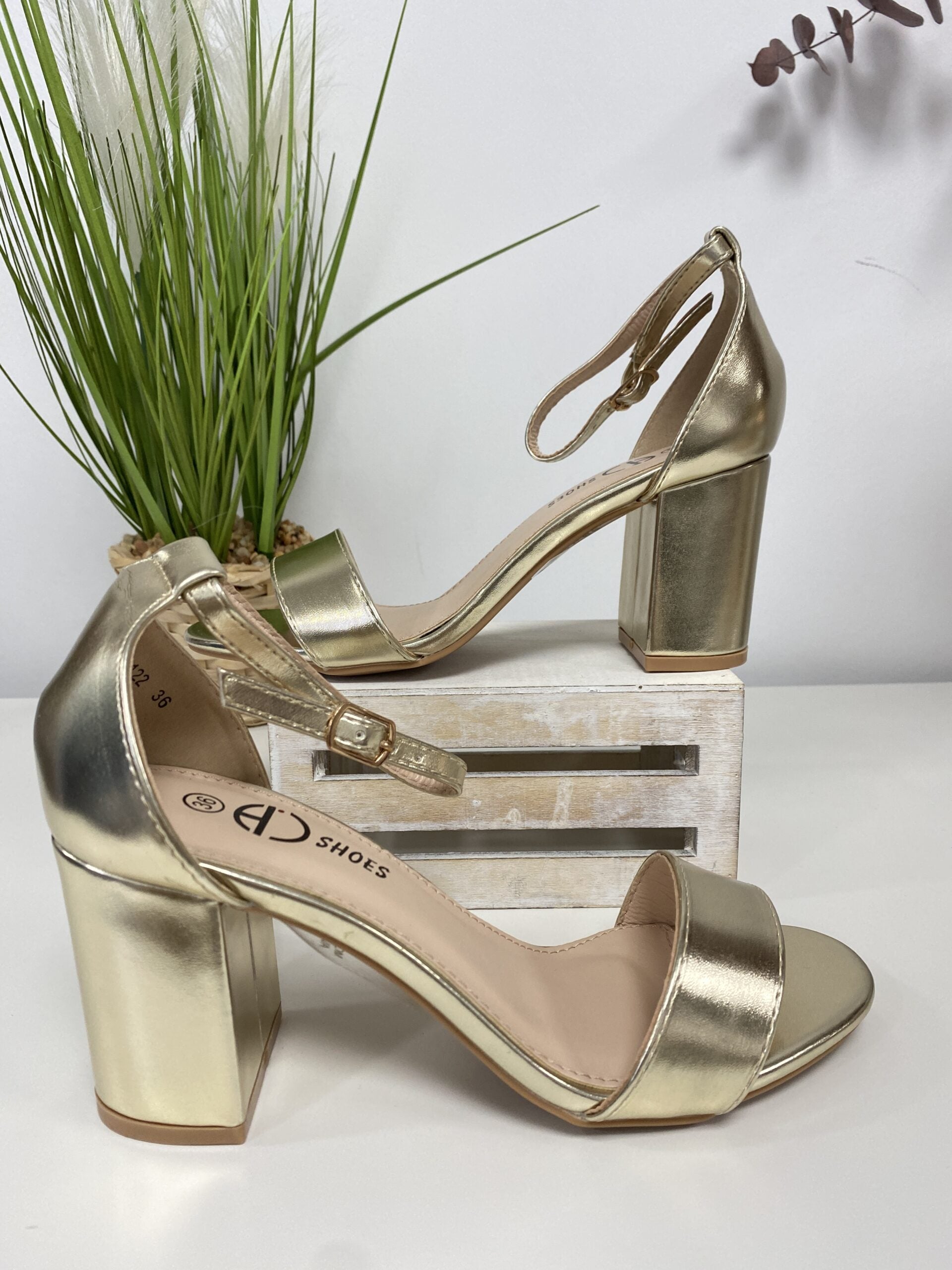 Sandalia Tacón Dorada