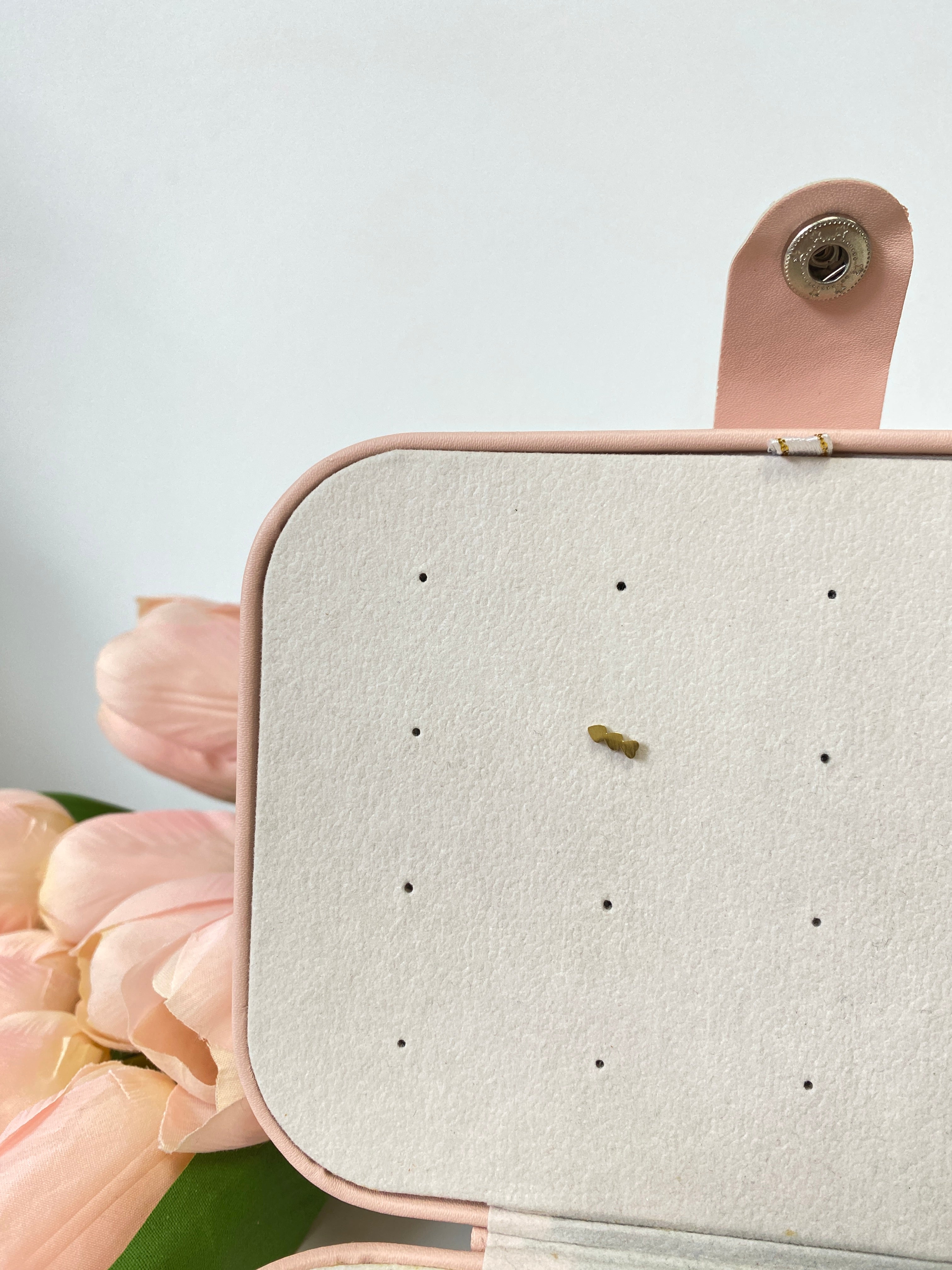 Pendiente mini triple corazon