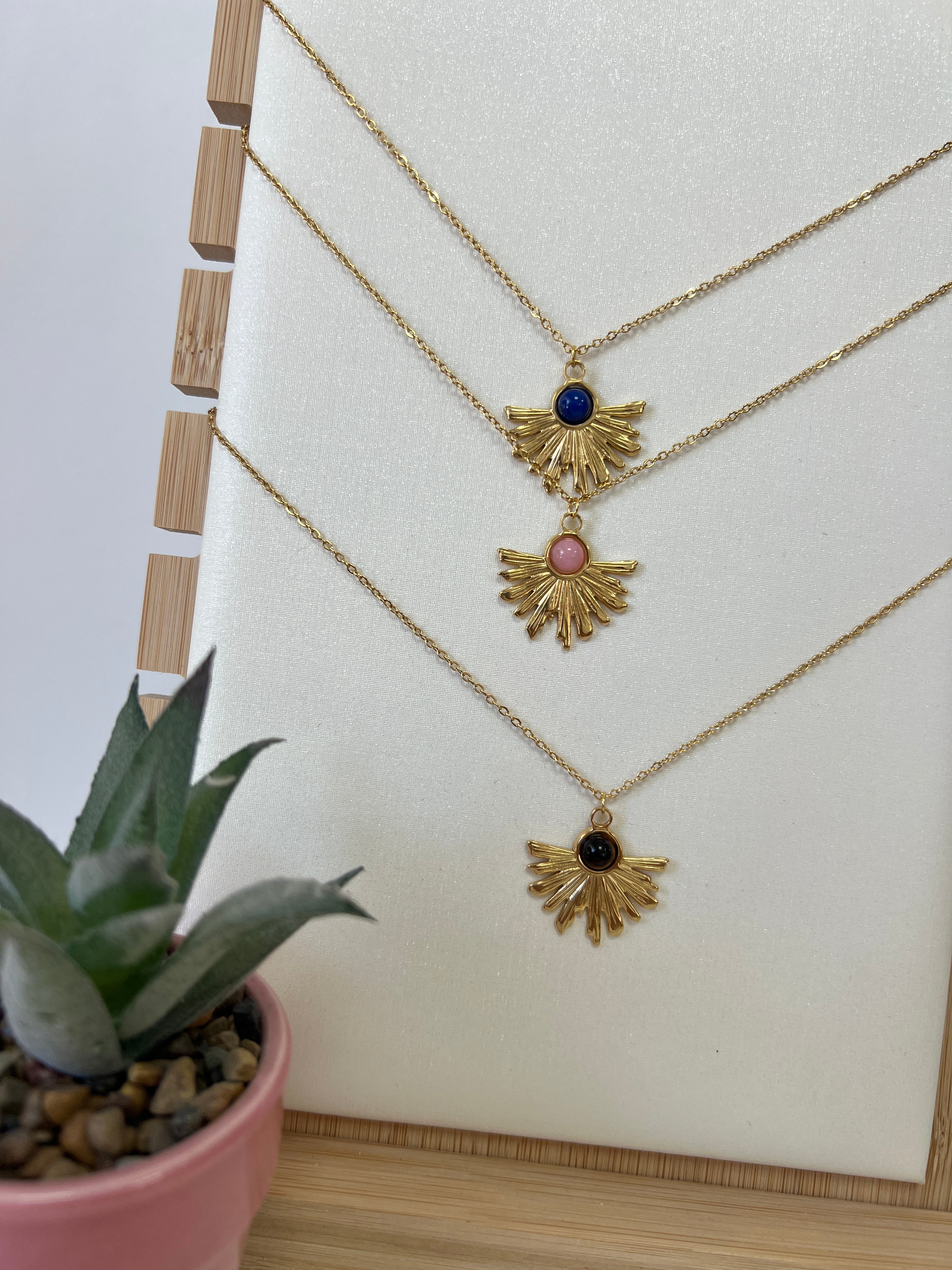Collar sol piedra