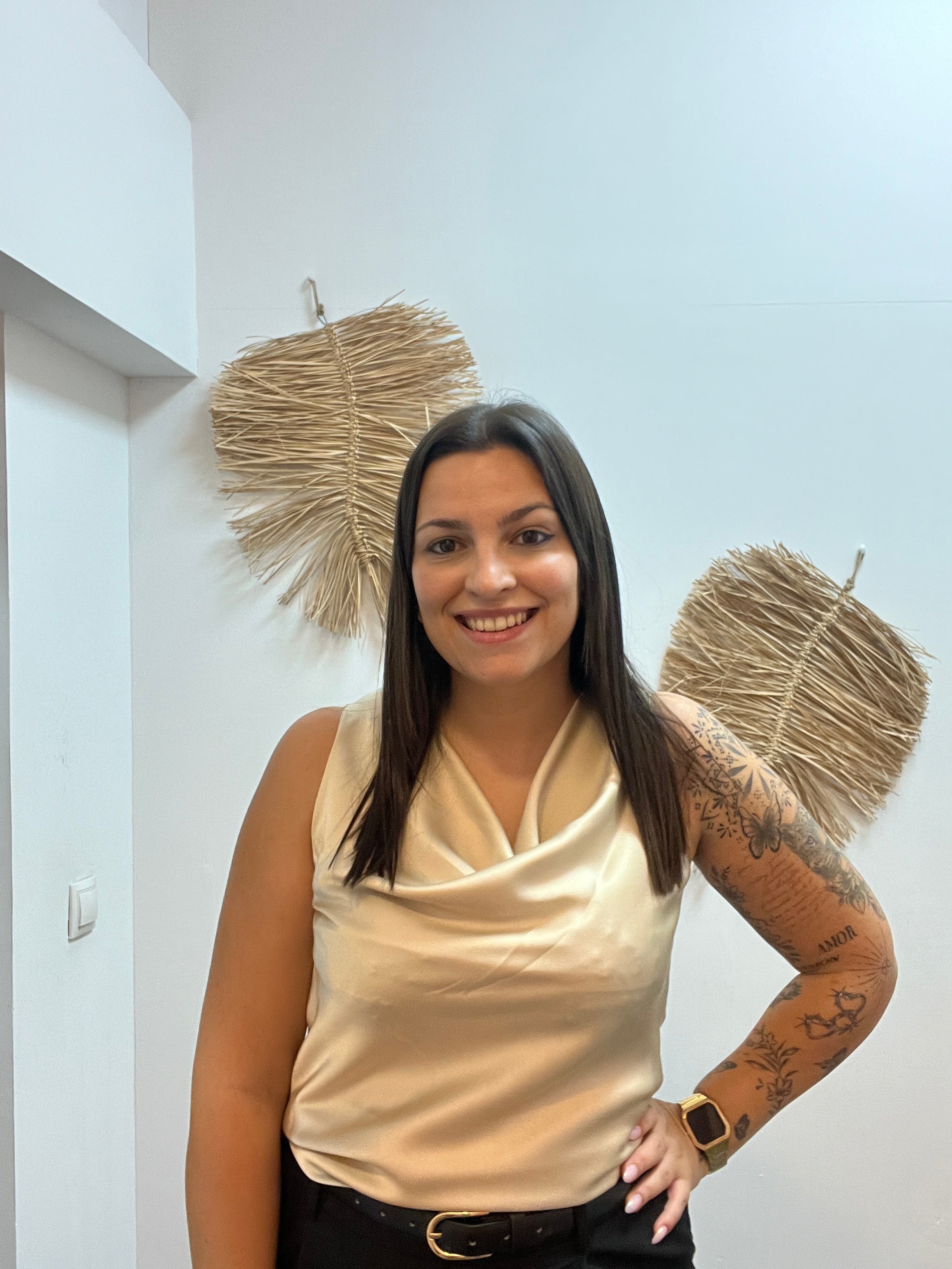 Blusa satén detalle cuello