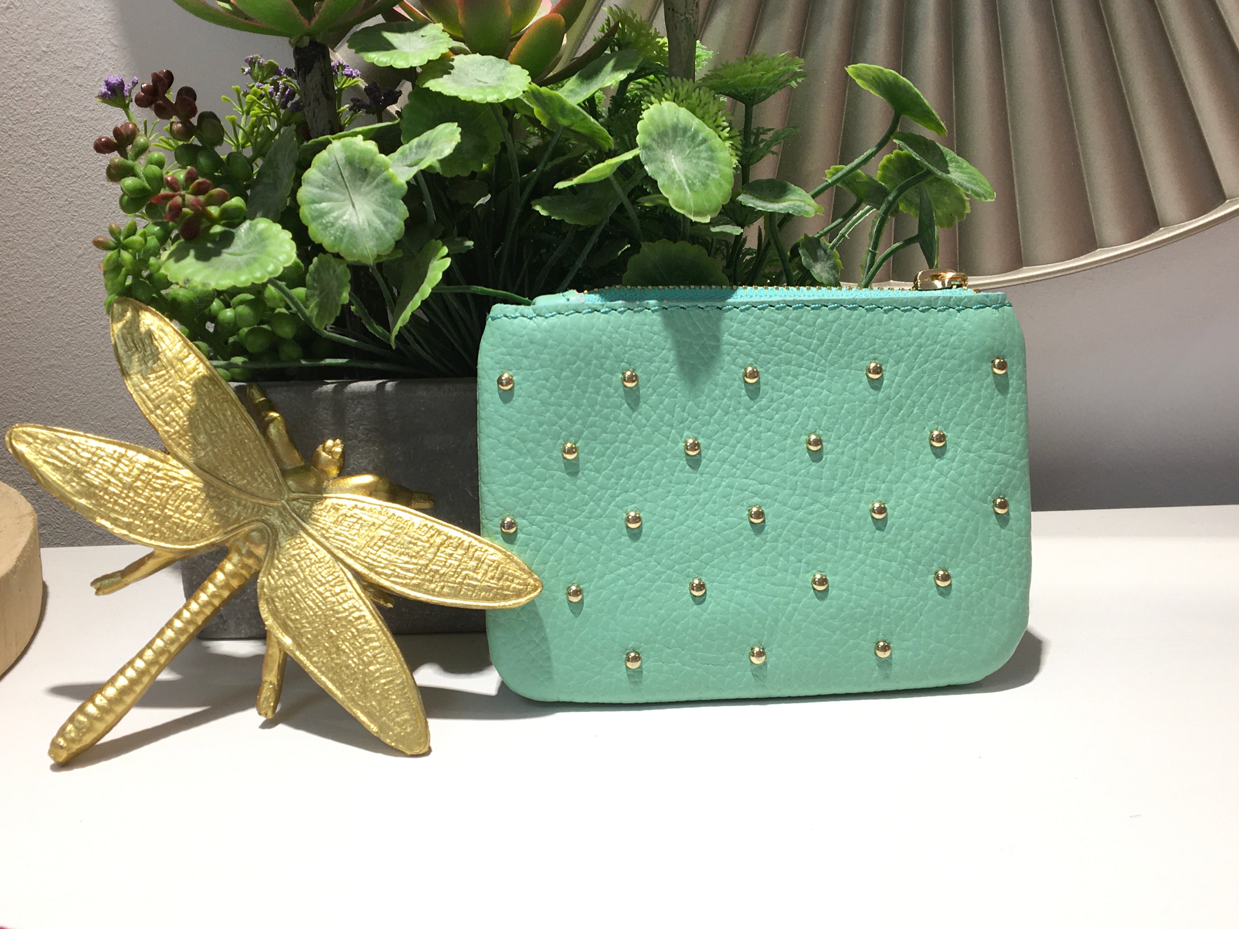 Cartera tachuelas pastel