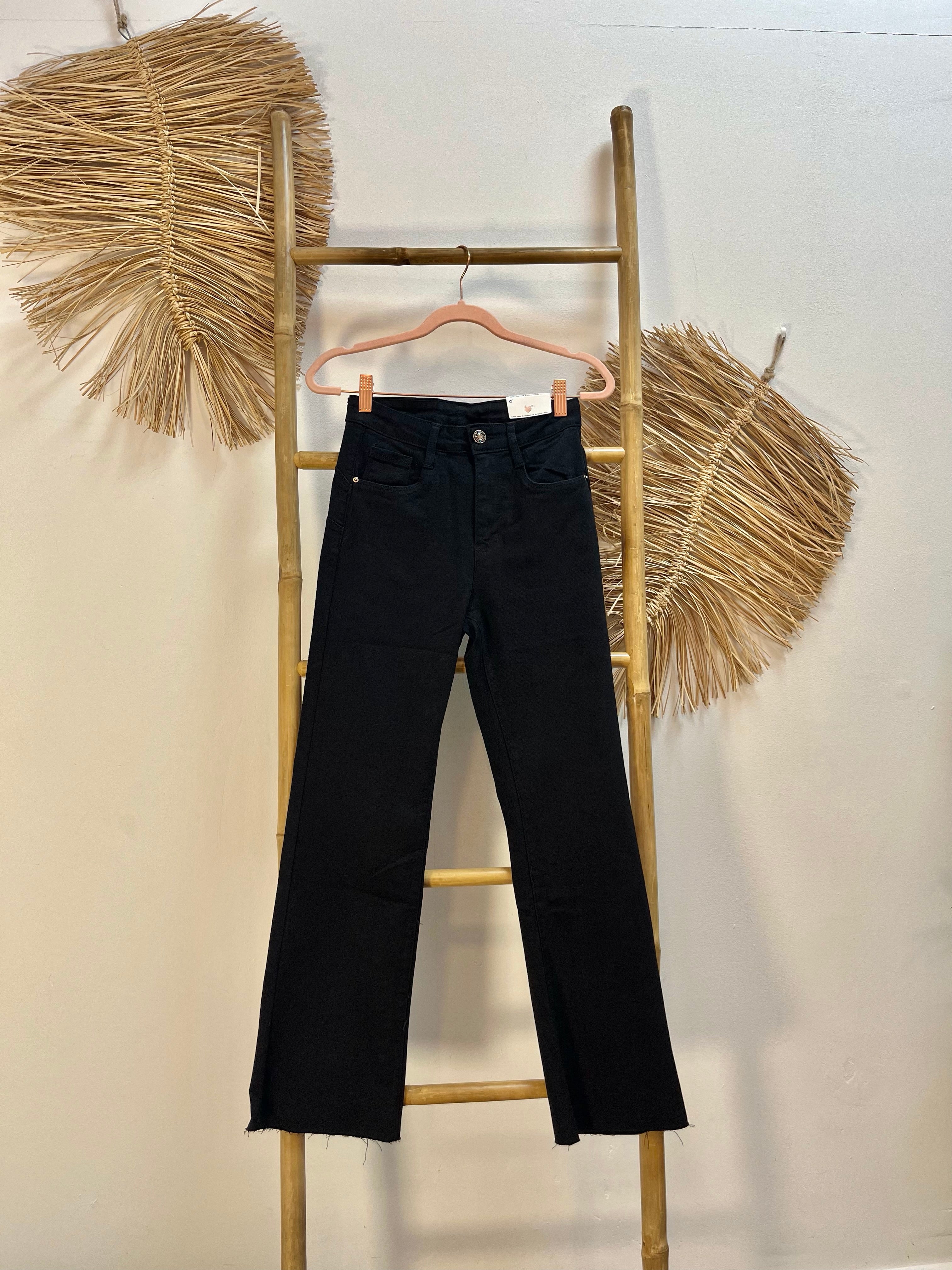 Pantalón recto negro