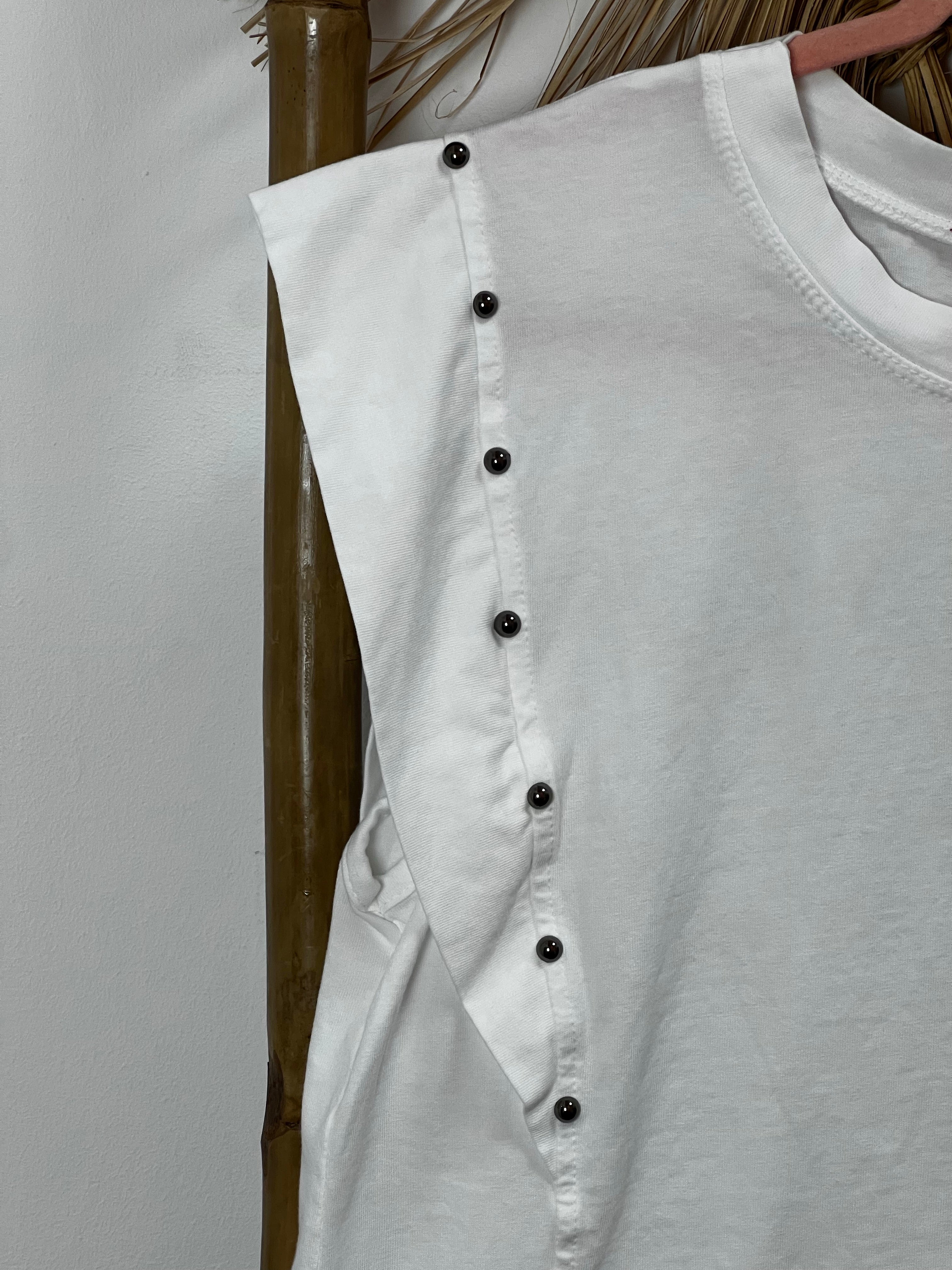 Camiseta tachuela basic