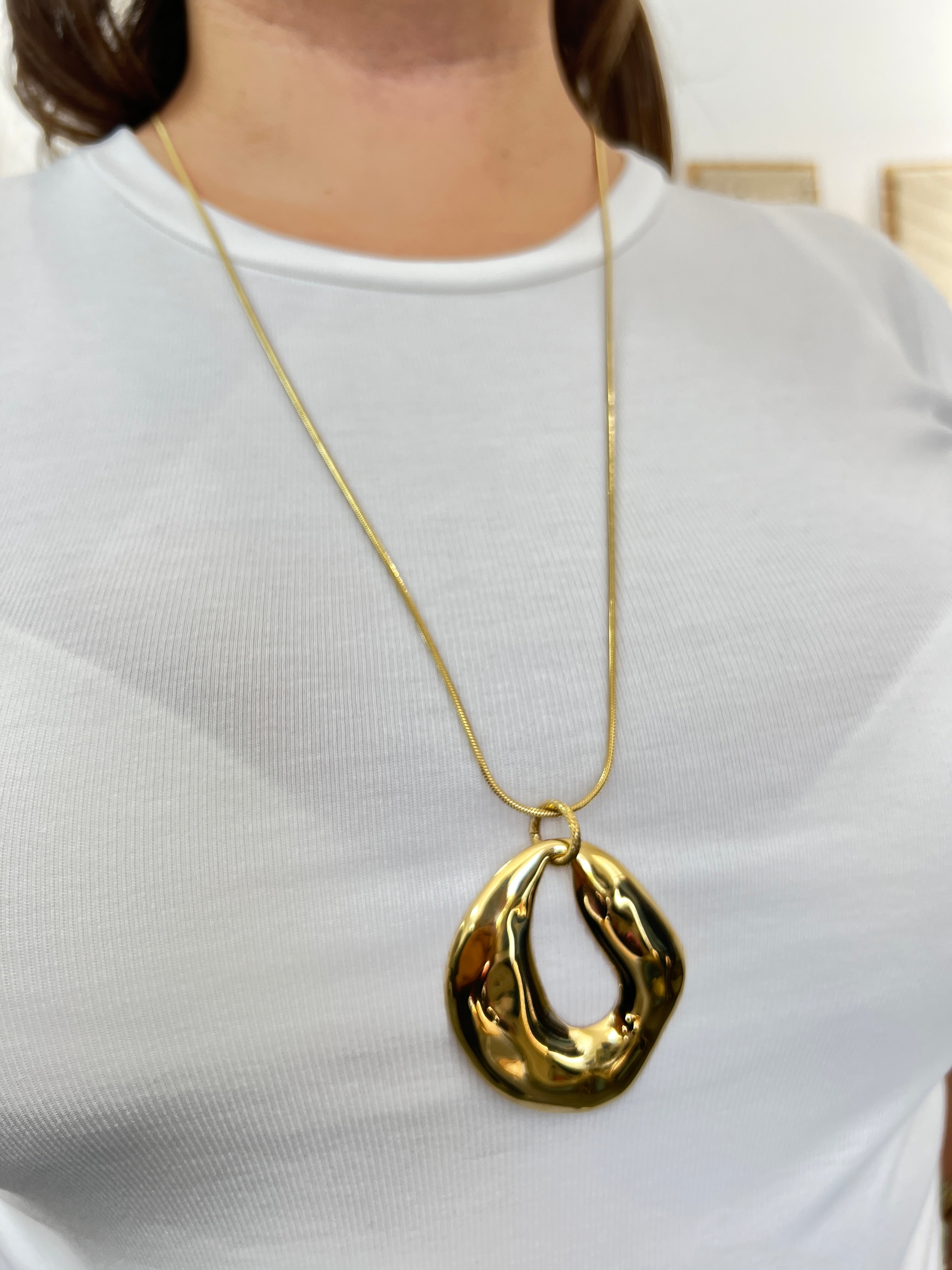 Collar circulo abstracto