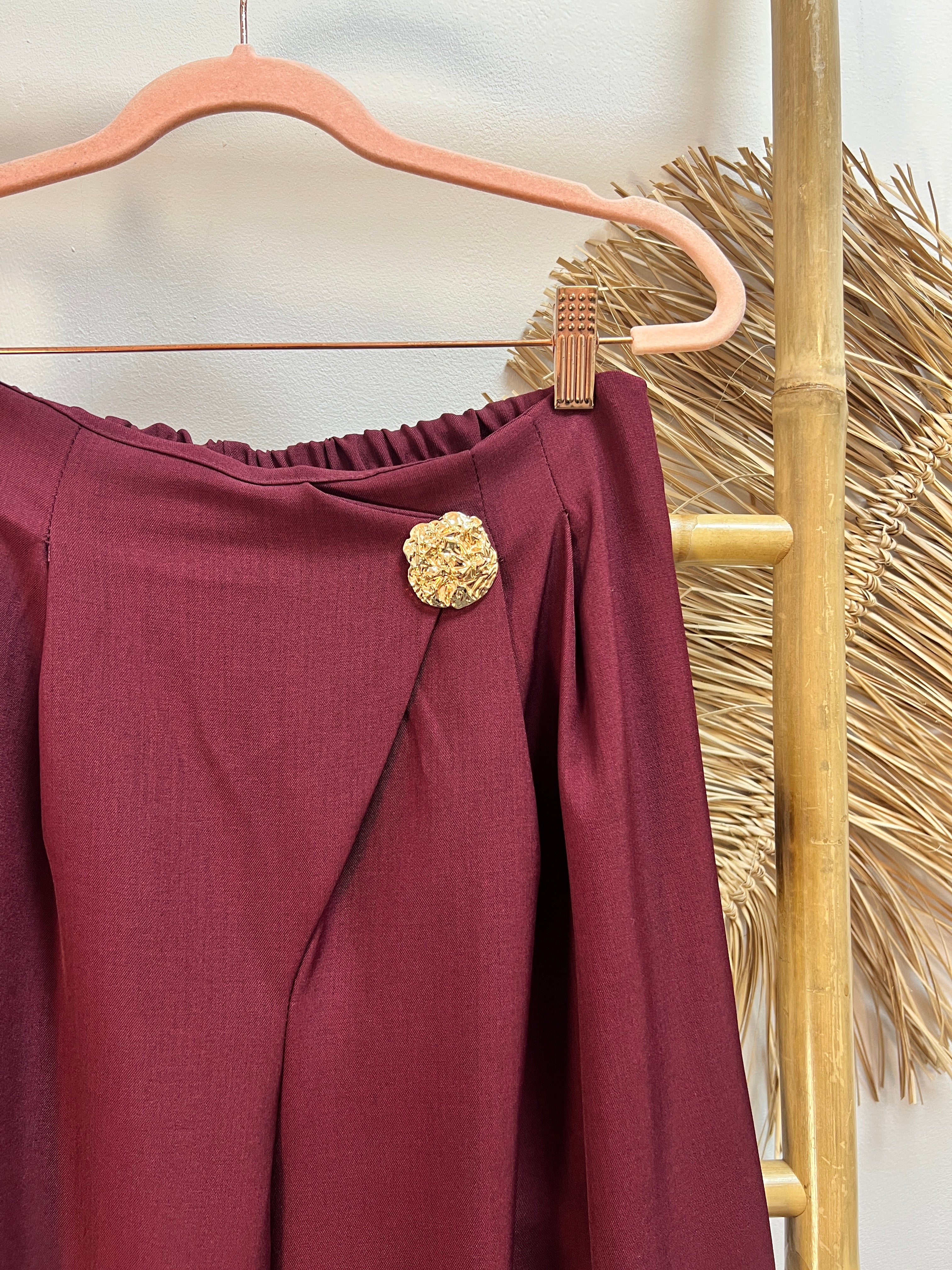 Pantalón botón dorado