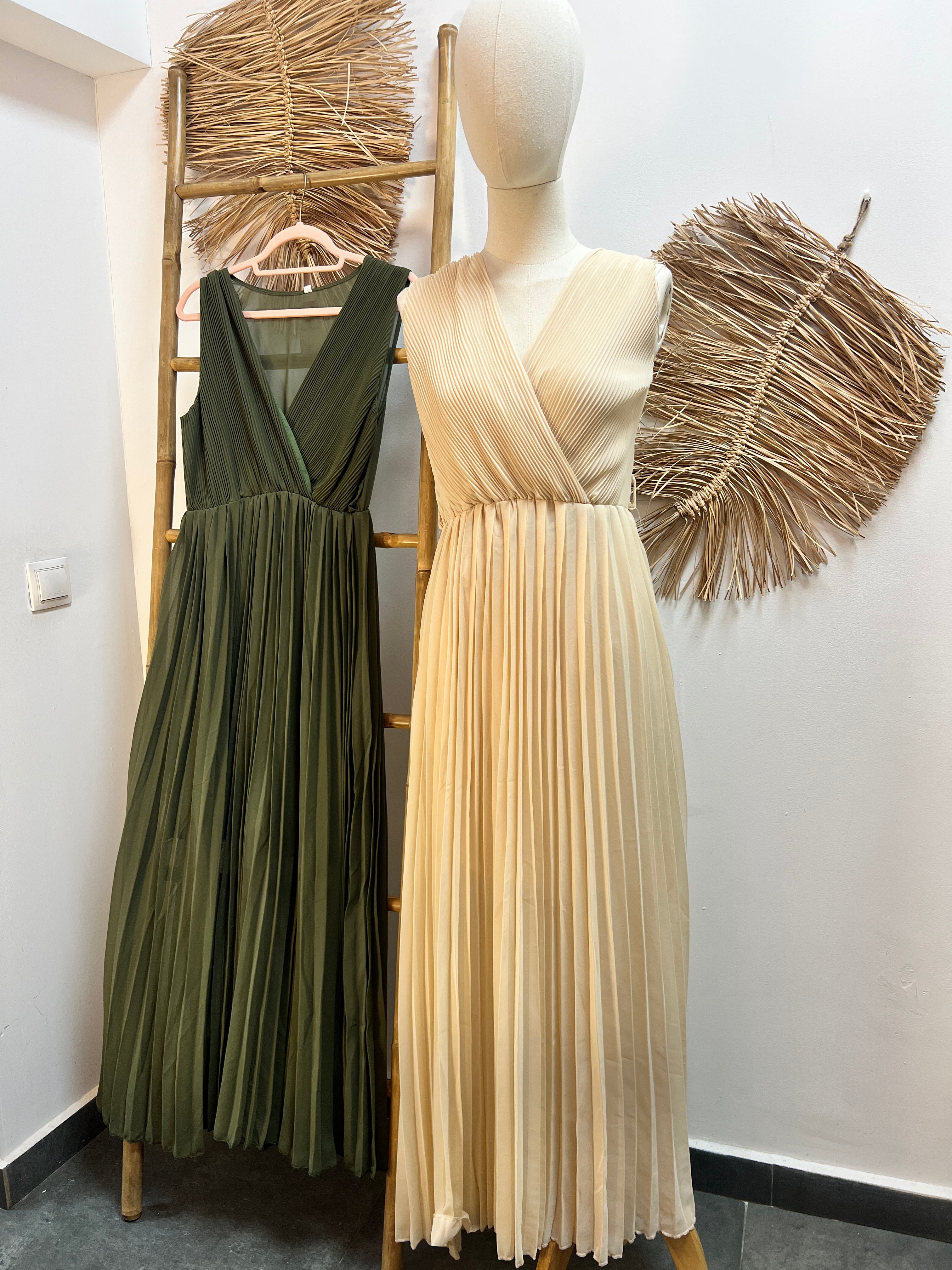 Vestido Plisado Liso Aura