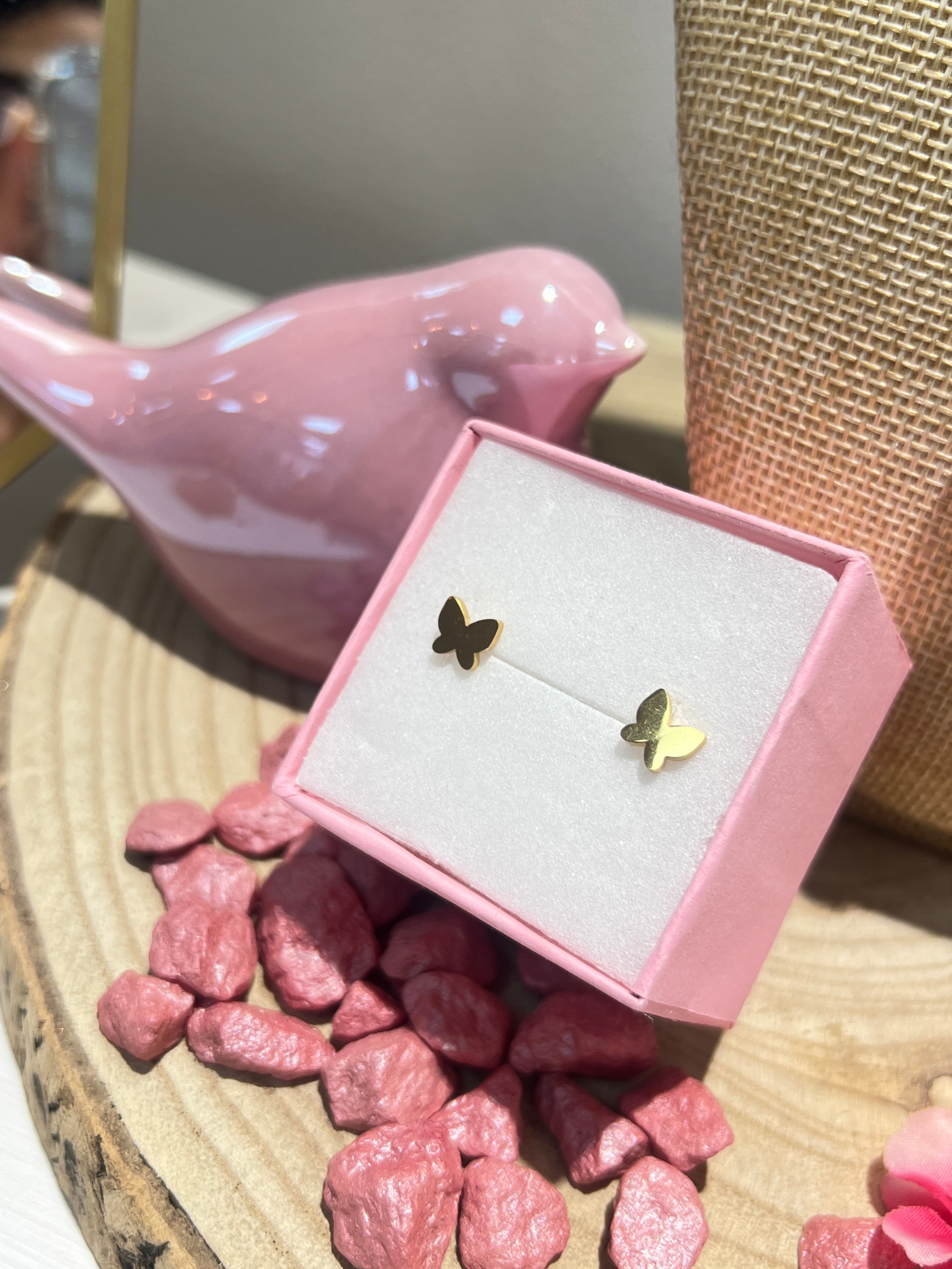 Pendiente mini mariposa