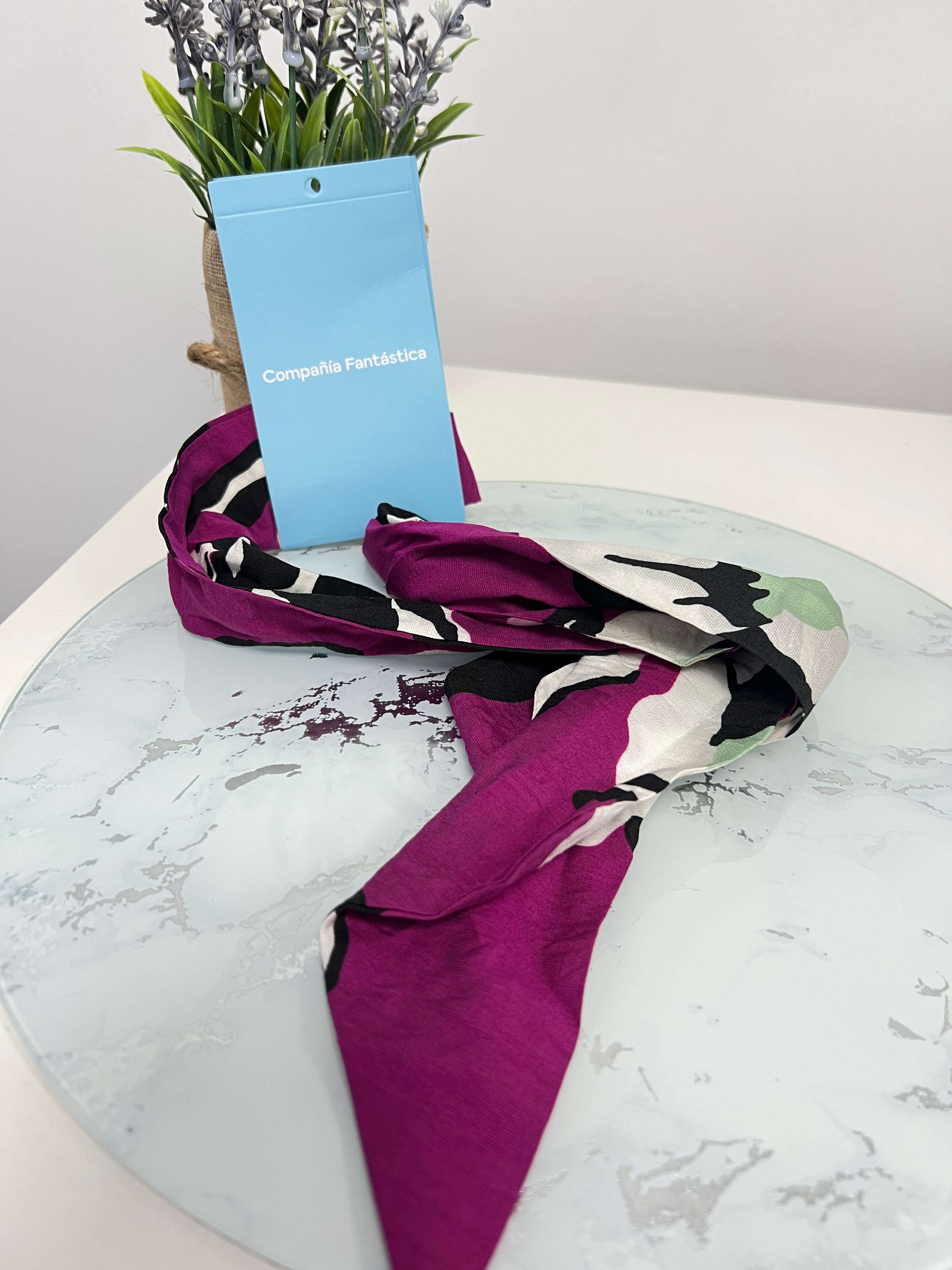 Pañuelo crepé ligero con estampado Vivid Viola CF