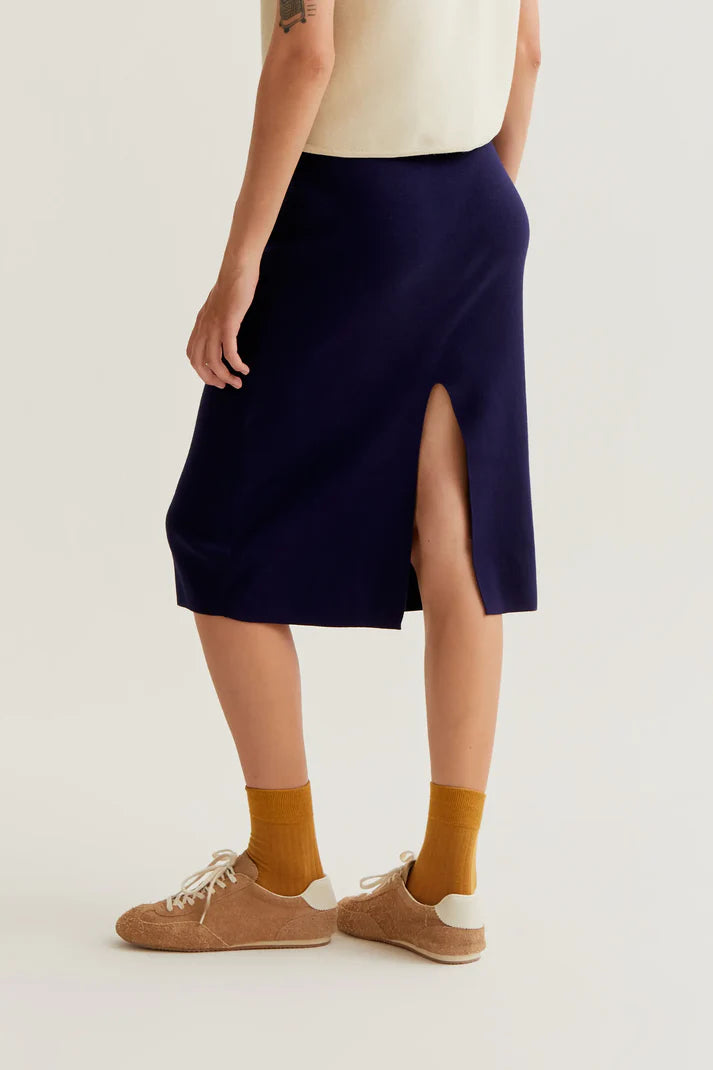 Falda midi punto azul marino Compañía Fantástica
