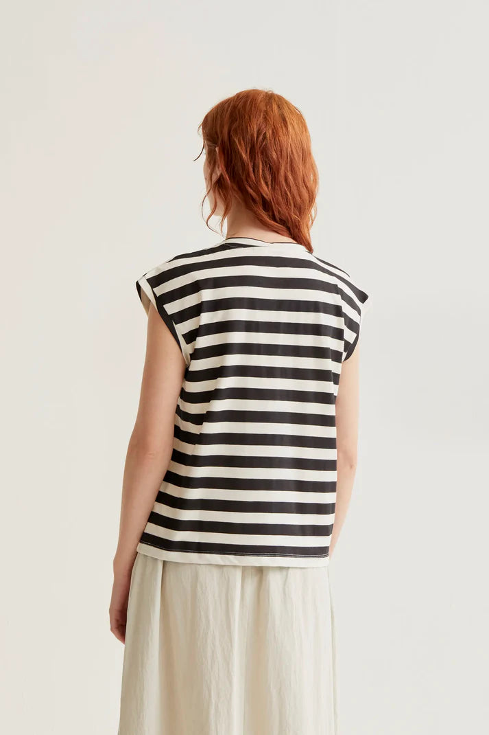 Camiseta con estampado de rayas negras con bordado de tulipán Compañía Fantástica